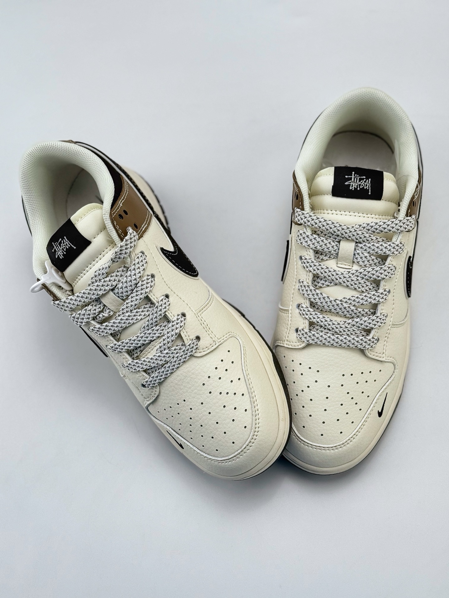 Nike SB Dunk Low x Stussy x Supreme 白棕黑三小钩满天星 XS6089-502