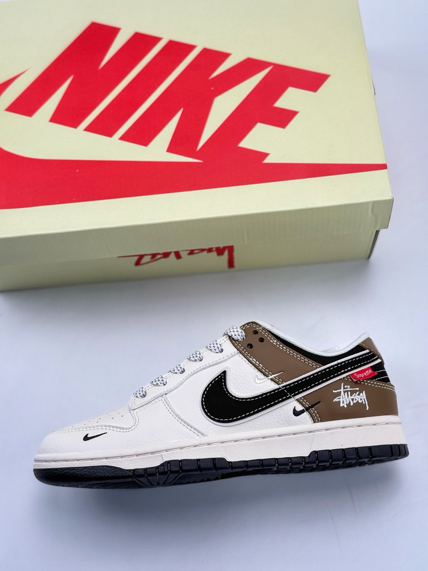 Nike SB Dunk Low x Stussy x Supreme 白棕黑三小钩满天星 XS6089-502