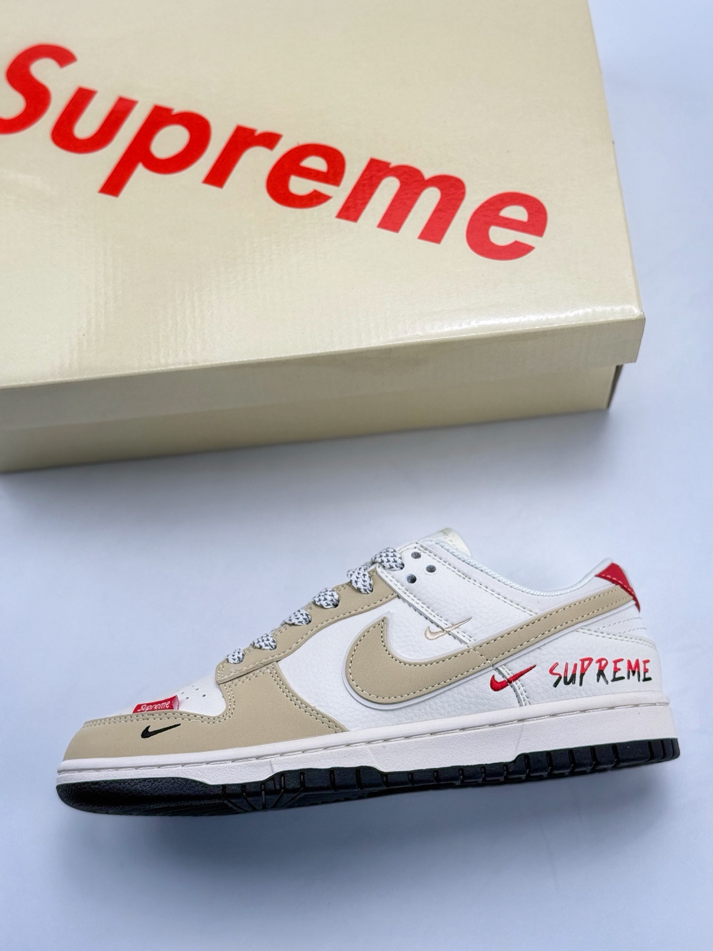 Nike SB Dunk Low x Supreme 白黄红三小钩满天星  XS6089-506