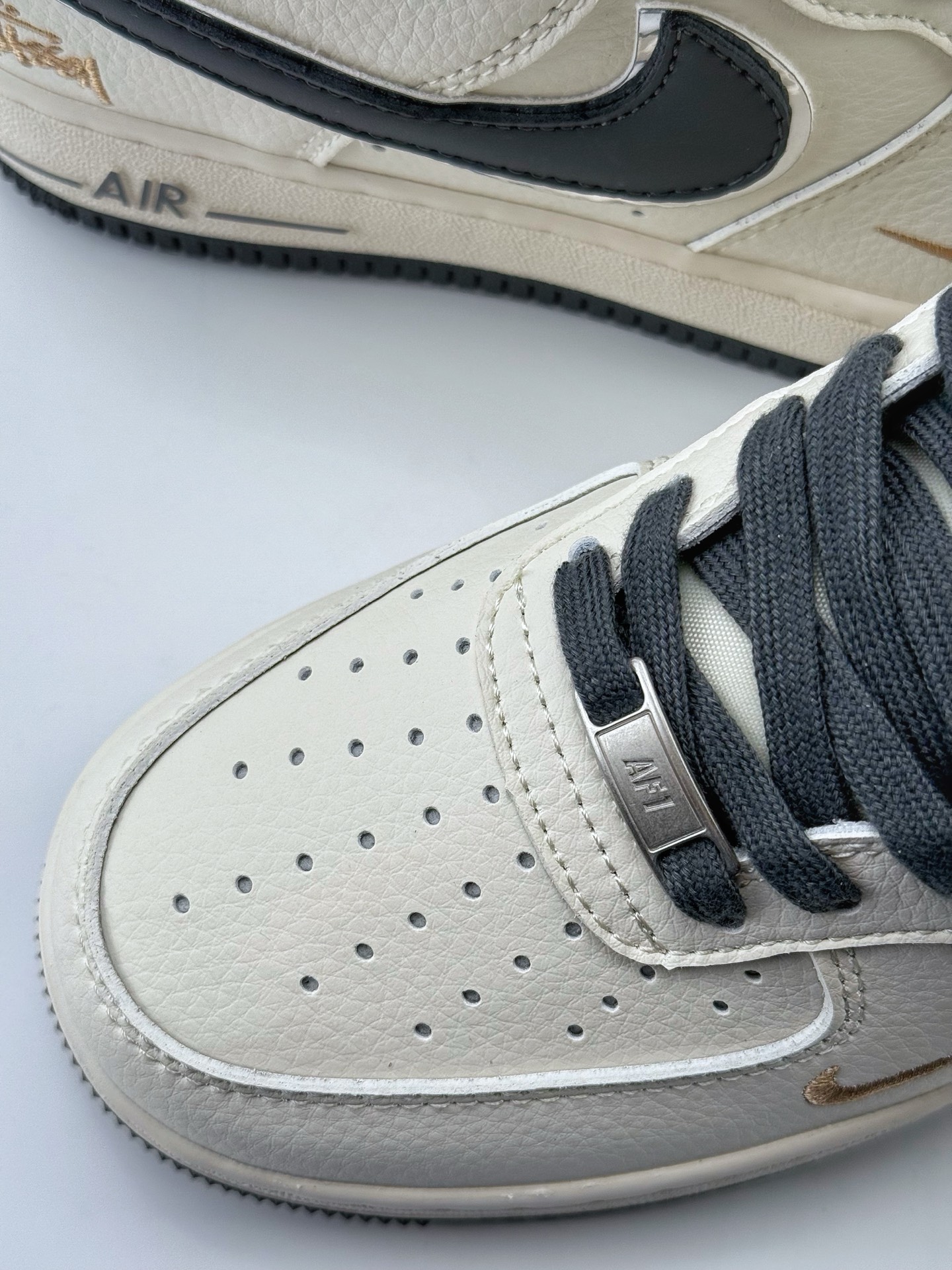 Nike Air Force 1 Low 07 x Stussy 白蓝金小钩  XZ6188-705