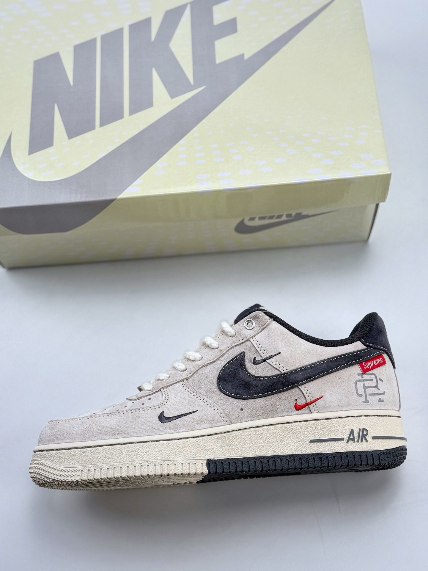 Nike Air Force 1 Low 07 x Reigning Champ x Supreme 白灰三小钩 SJ6698-022