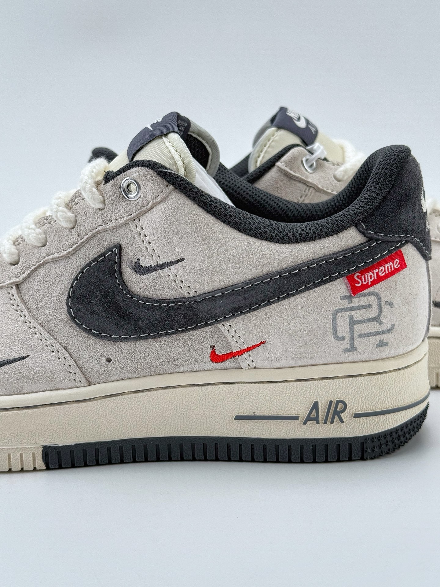 Nike Air Force 1 Low 07 x Reigning Champ x Supreme 白灰三小钩 SJ6698-022