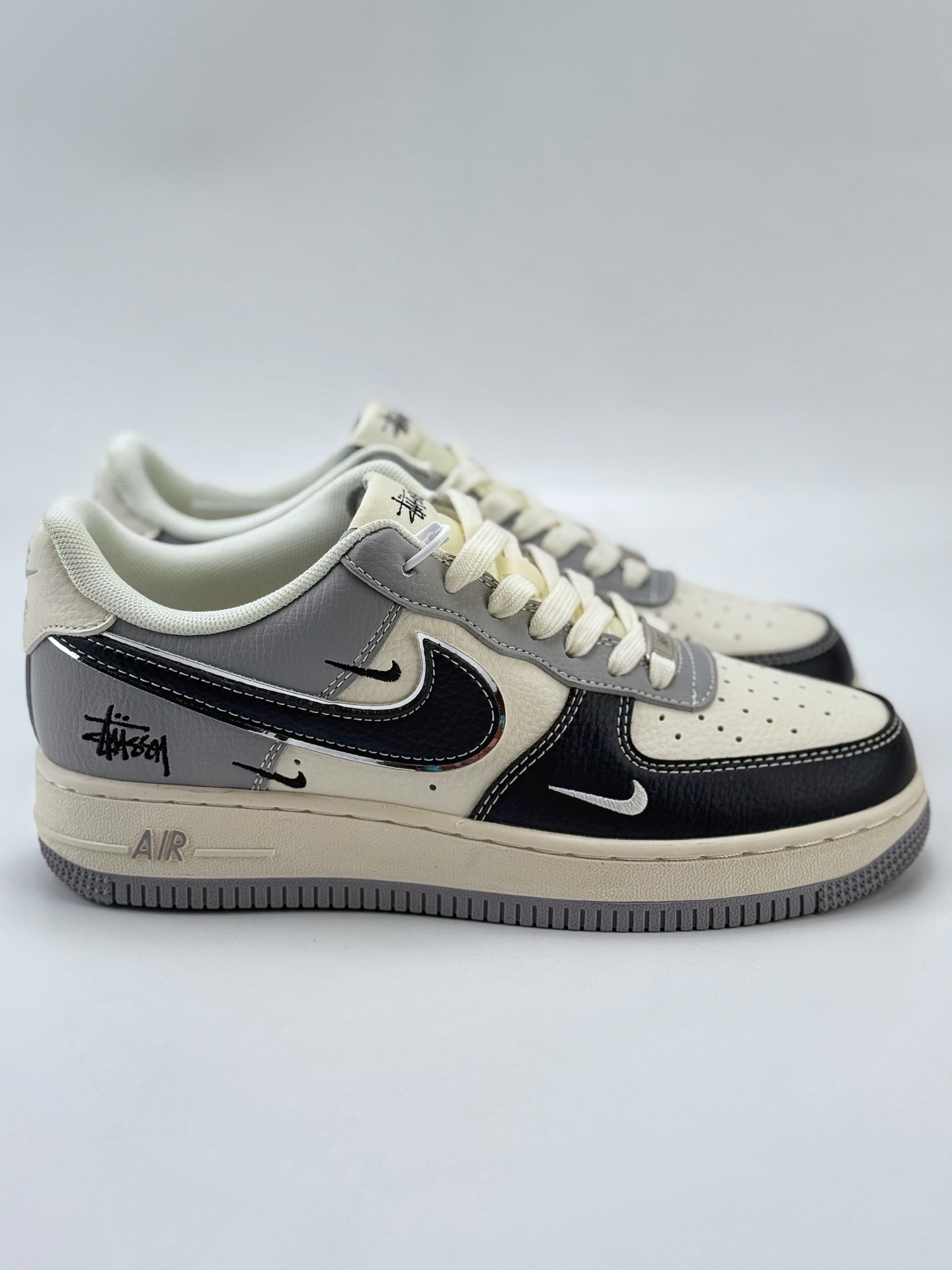 220 Nike Air Force 1 Low 07 x Stussy 白灰黑小钩 HD2258-006