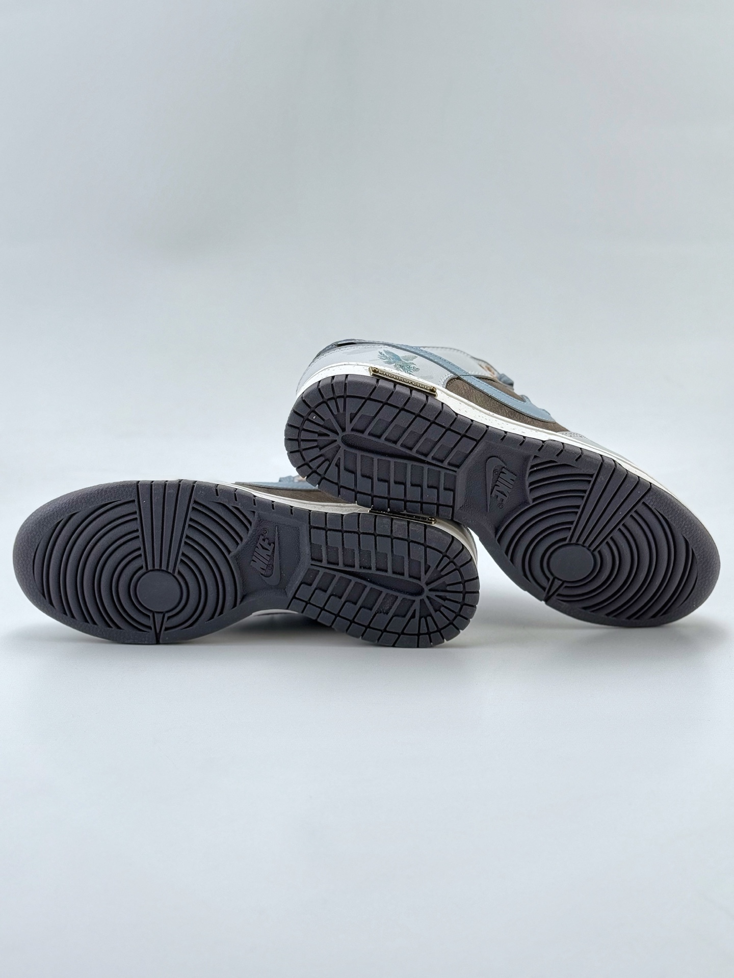 Nike SB Dunk Low 爱与和平 灰棕 复古做旧  GB1220-010
