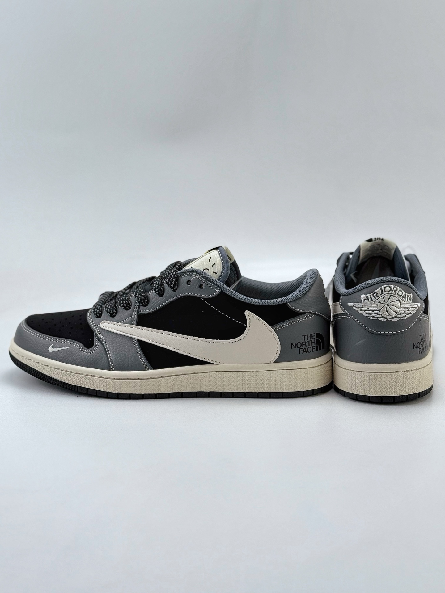 Travis Scott x Nike Air Jordan 1 Low x The North Face Air Jordan 1 Low 反转黑灰白小钩满天星倒钩  XS6089-513