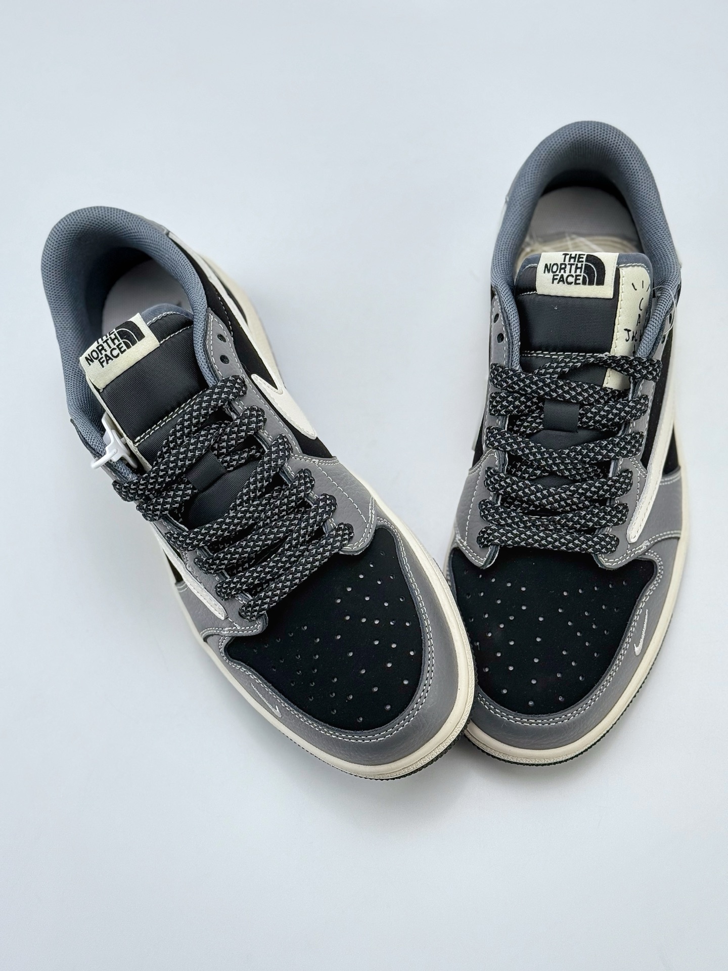 Travis Scott x Nike Air Jordan 1 Low x The North Face Air Jordan 1 Low 反转黑灰白小钩满天星倒钩  XS6089-513