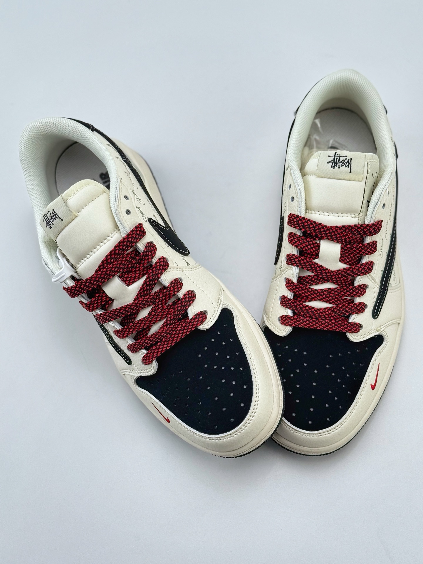 Travis Scott x Nike Air Jordan 1 Low x Stussy Air Jordan 1 Low 反转米黑红小钩满天星倒钩 XS6089-511