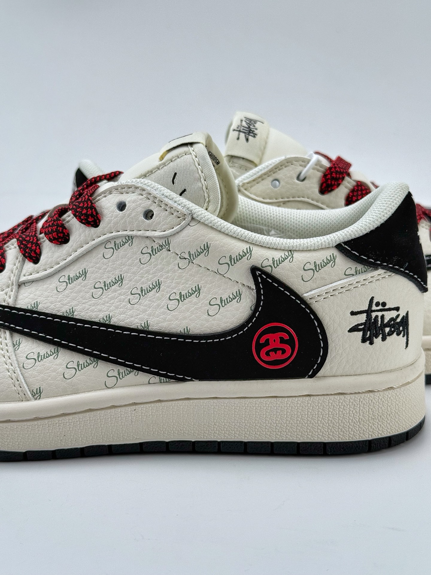 Travis Scott x Nike Air Jordan 1 Low x Stussy Air Jordan 1 Low 反转米黑红小钩满天星倒钩 XS6089-511
