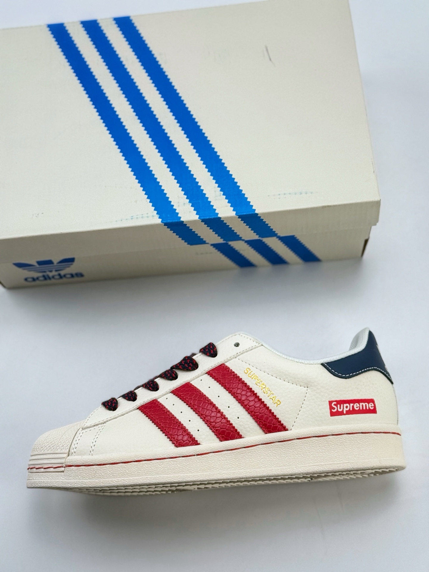 200 AD Originals Superstar x Supreme 白红满天星  BZ2521