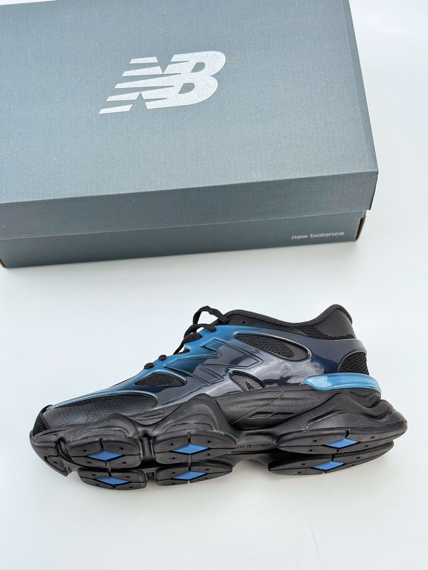 210 Joe Freshgoods x New Balance 版本 NB9060 联名款 复古休闲运动慢跑鞋  U9060IDW