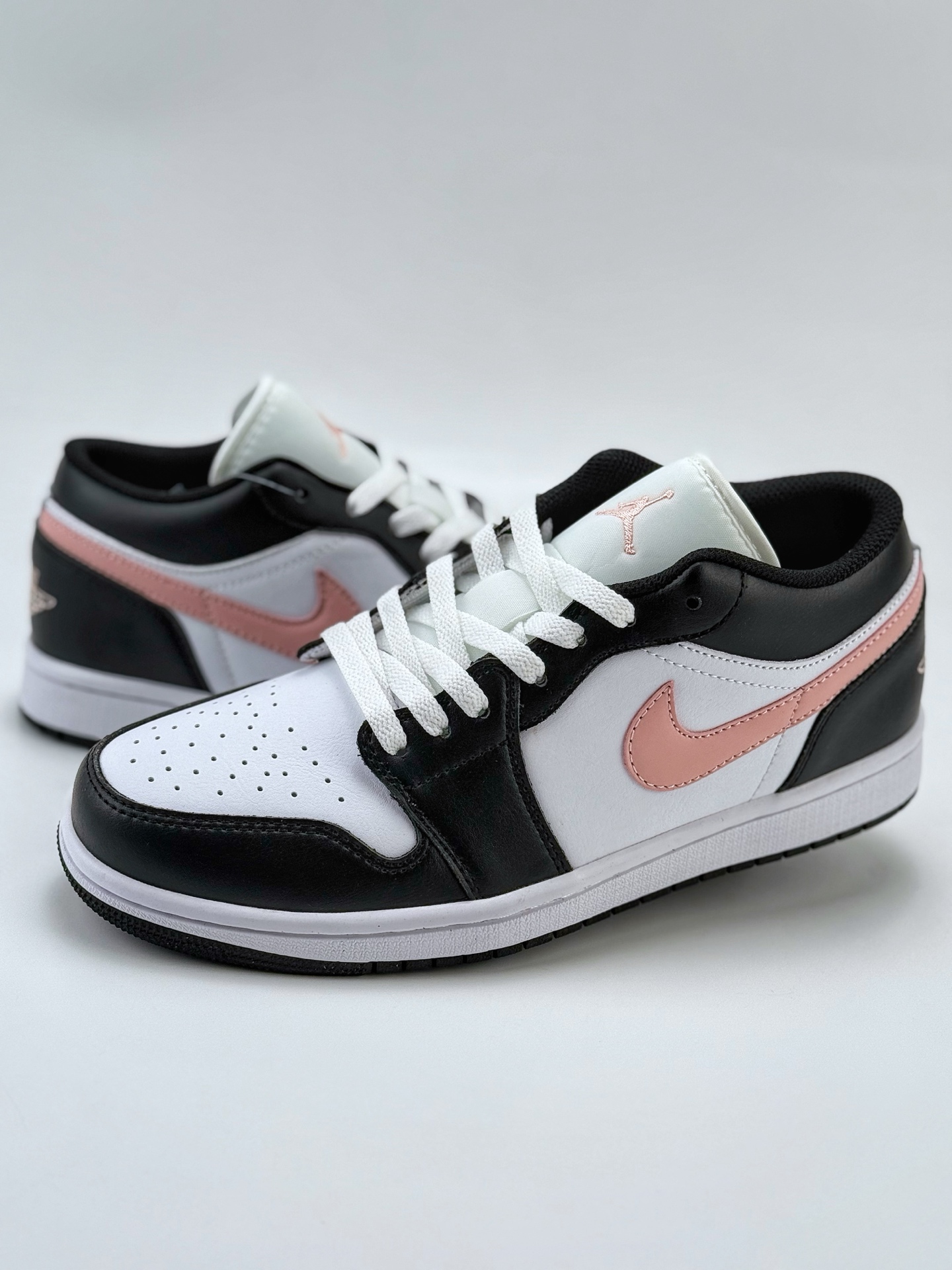 180 Air Jordan 1 Retro Low 黑粉  553558-165