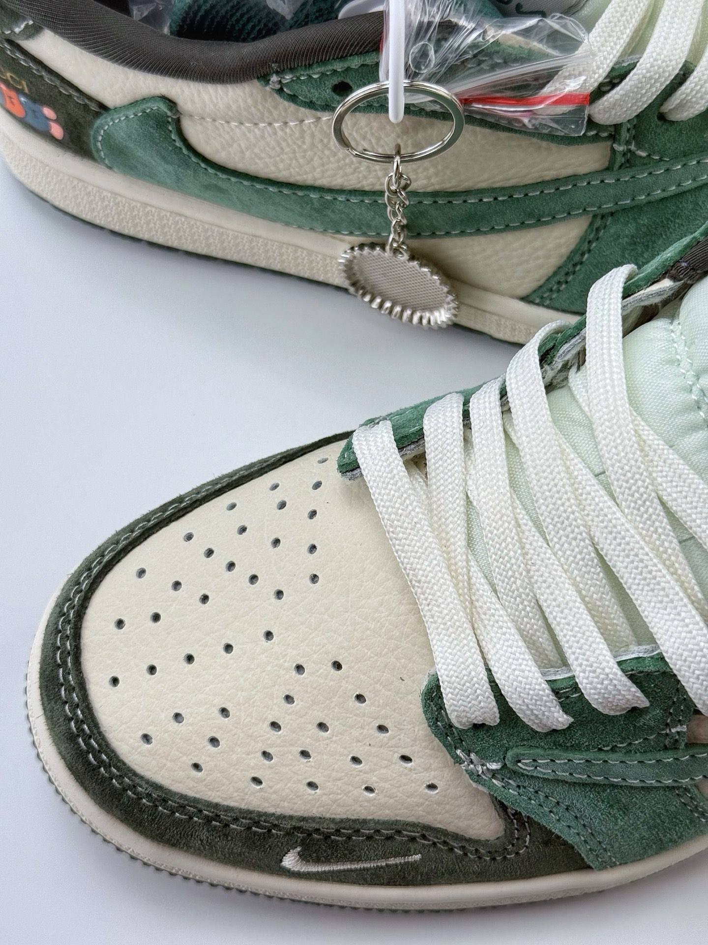 Travis Scott x Nike Air Jordan 1 Low x GUCCI Air Jordan 1 Low 反转白绿小钩翻毛倒钩 XS2024-026
