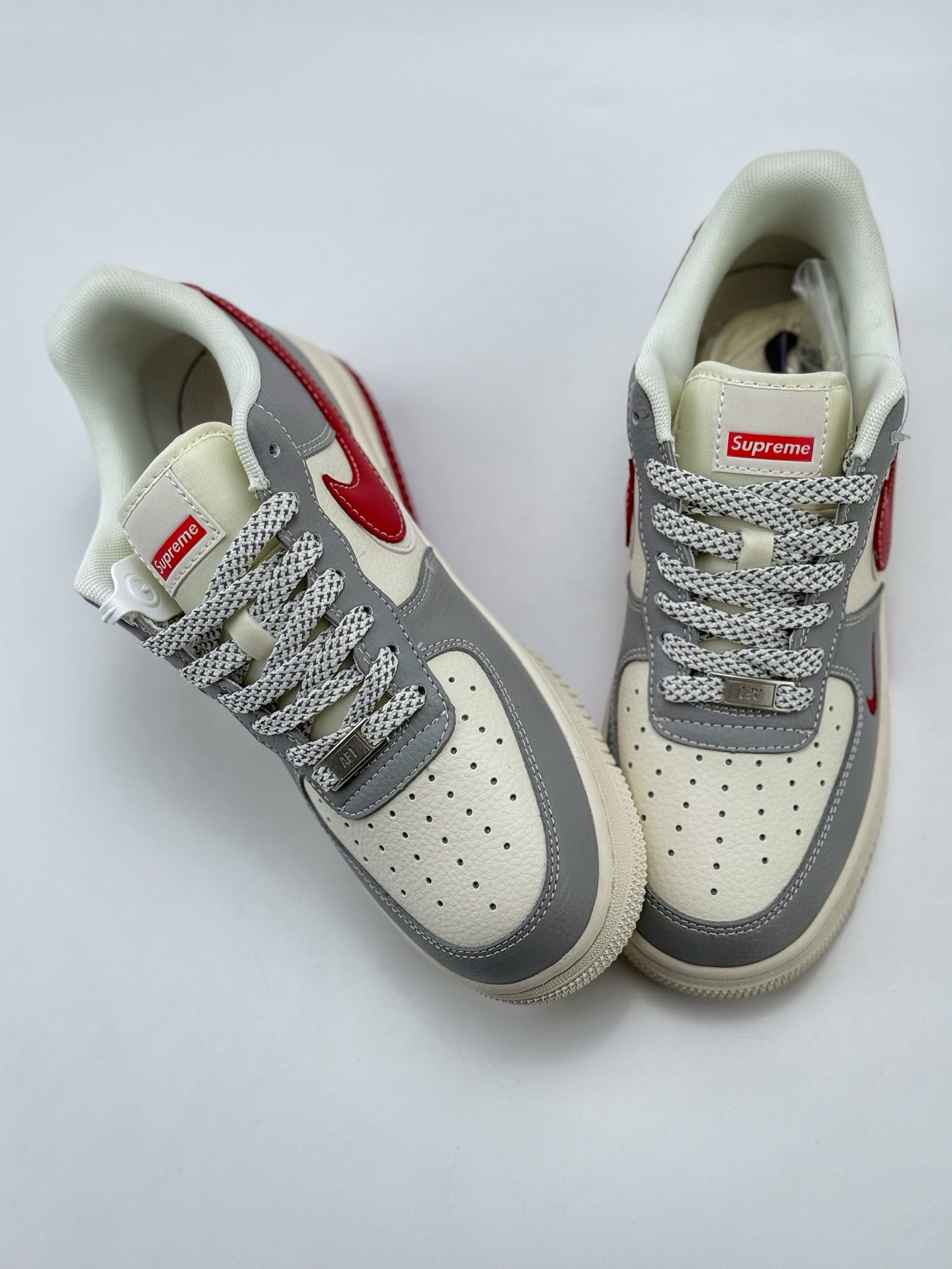 Nike Air Force 1 Low 07 x Supreme 白灰红双钩小钩满天星  HD2258-002