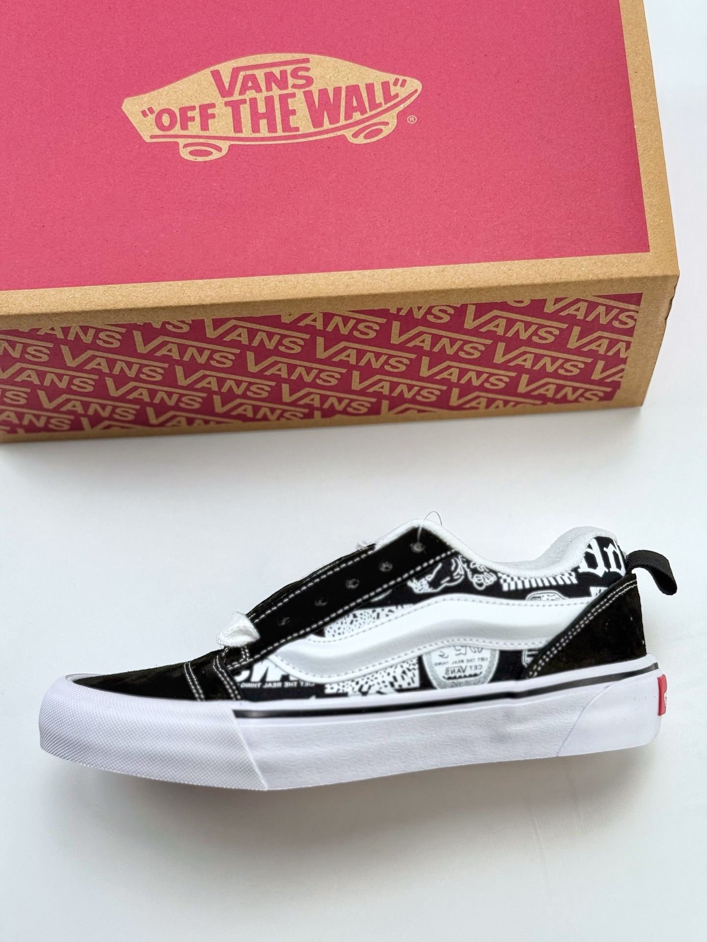 新款发售Vans Knu Skool vans 面包鞋 减震耐磨低帮板鞋男女同款 黑白街头涂鸦