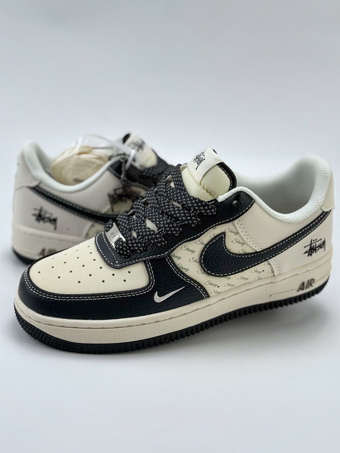 260 Nike Air Force 1 Low 07 x Stussy 白黑小钩满天星 HH7518-045