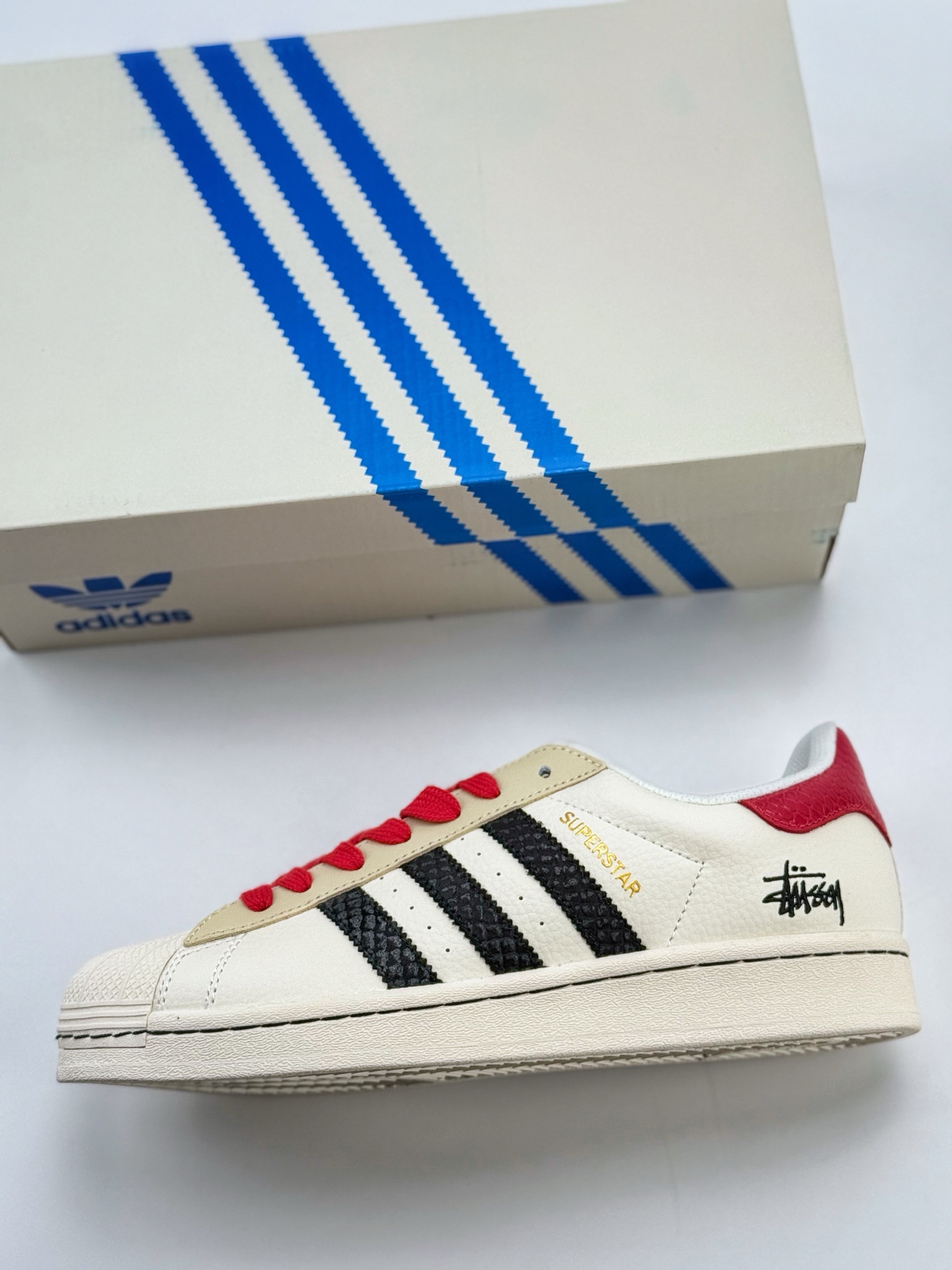 200 AD Originals Superstar x Supreme x Stussy 白黑红  BZ2522