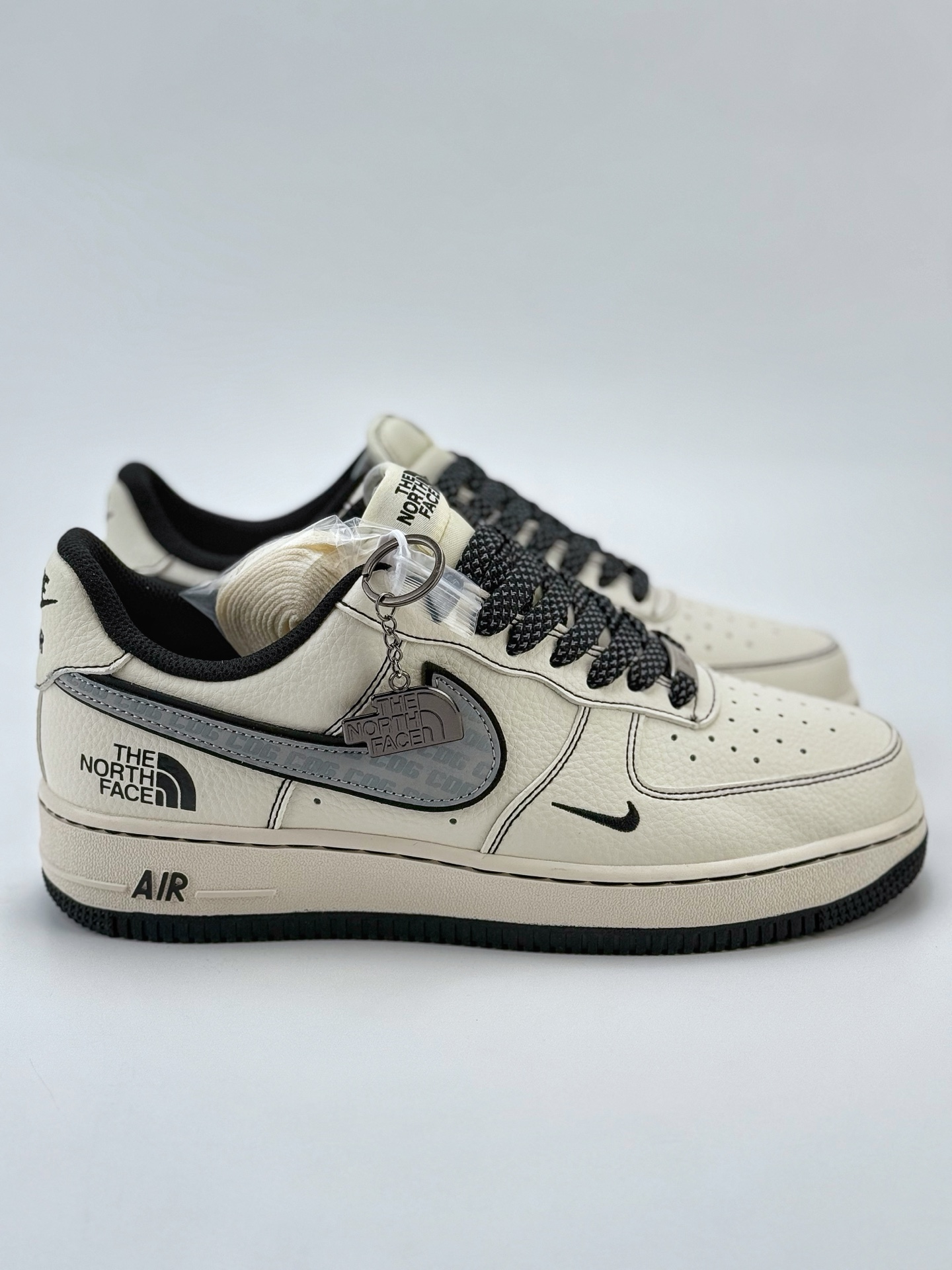 260 Nike Air Force 1 Low 07 x The North Face x CDG 白黑小钩满天星 HH7518-050