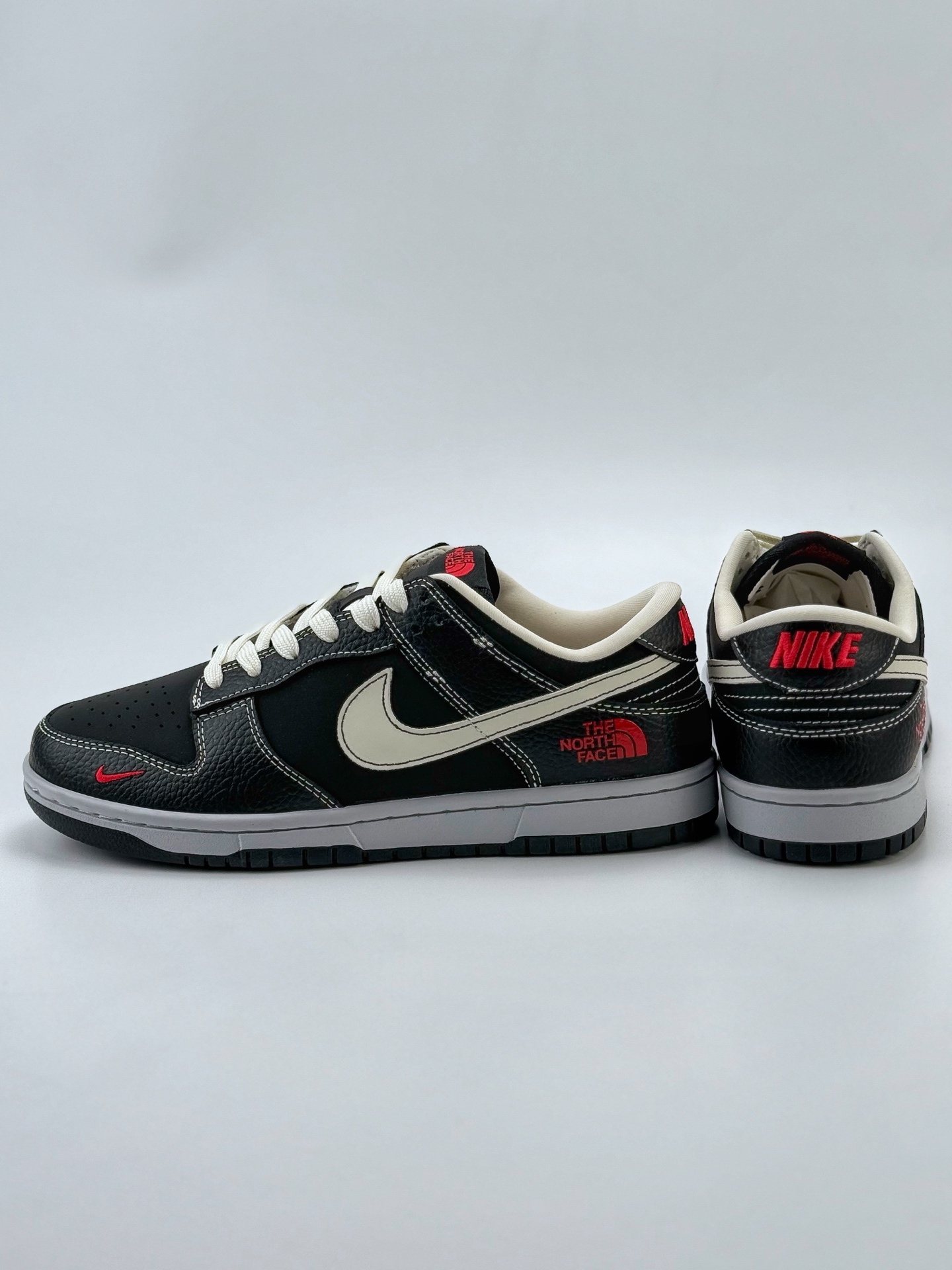 Nike SB Dunk Low x The North Face 黑白红小钩  SC9207-403