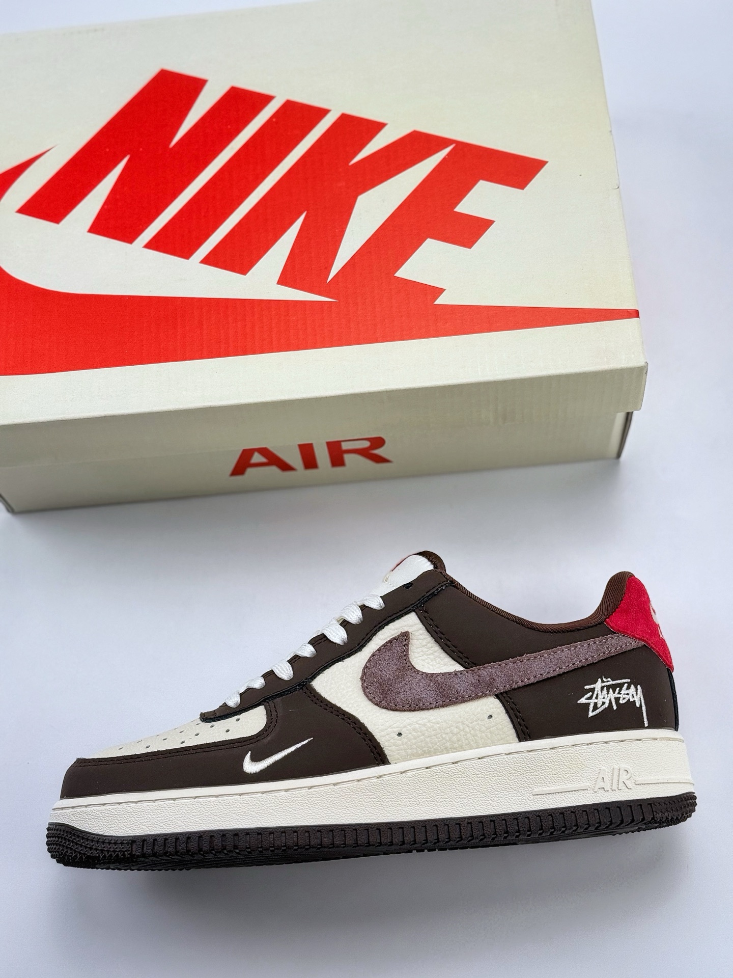 260 Nike Air Force 1 Low 07 x Stussy 白黑棕小钩 KK1688-057