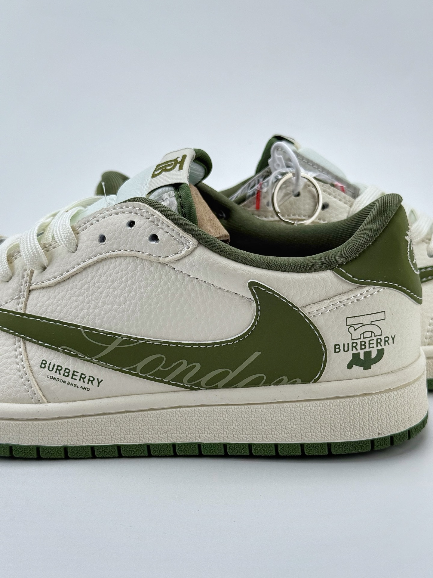 280 Travis Scott x Nike Air Jordan 1 Low x BURBRRY Air Jordan 1 Low 反转白绿小钩倒钩 XS2024-034