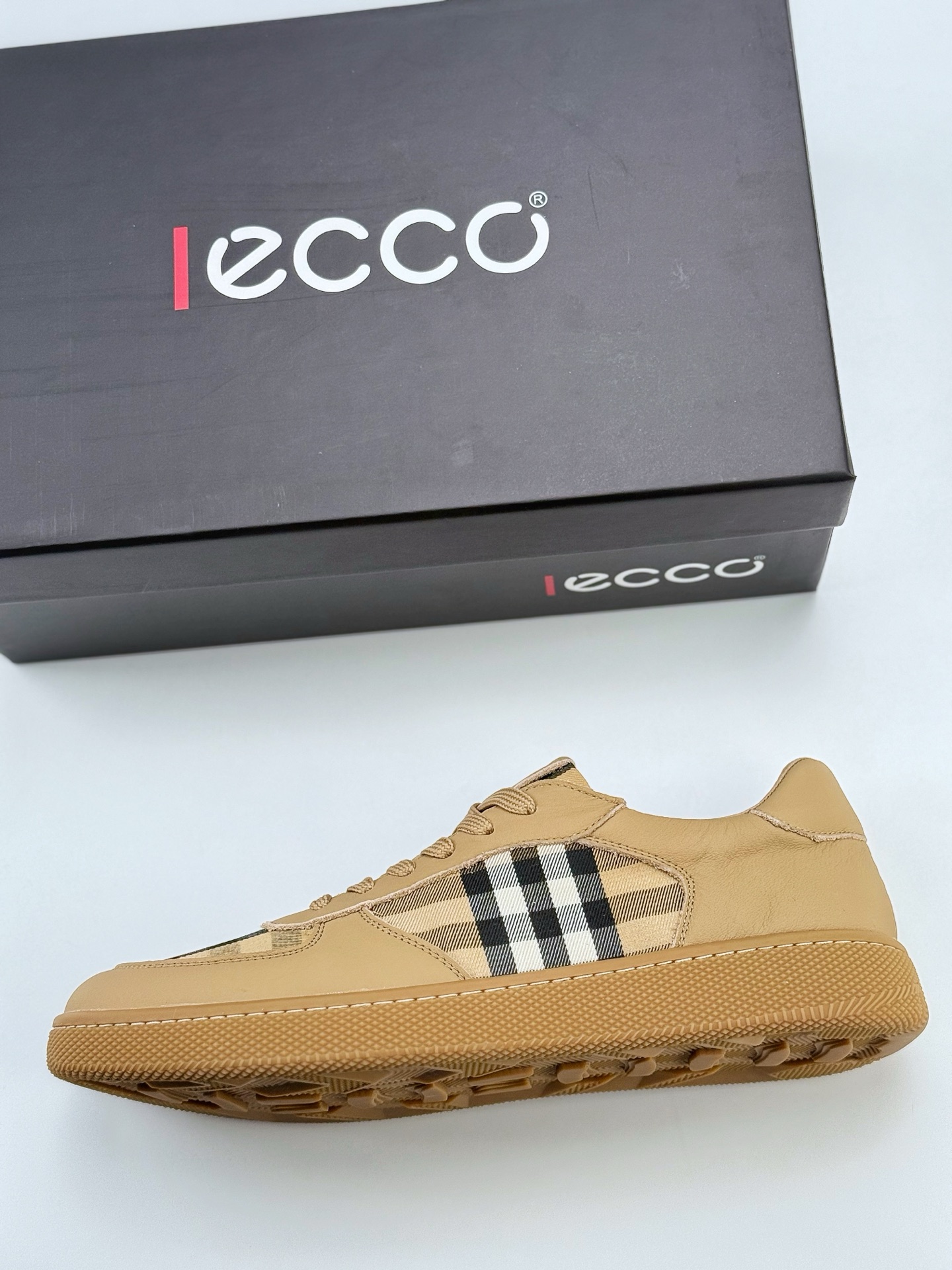 280 ECCO/爱步 运动跑鞋/休闲鞋 突显运动舒适 休闲时尚大气