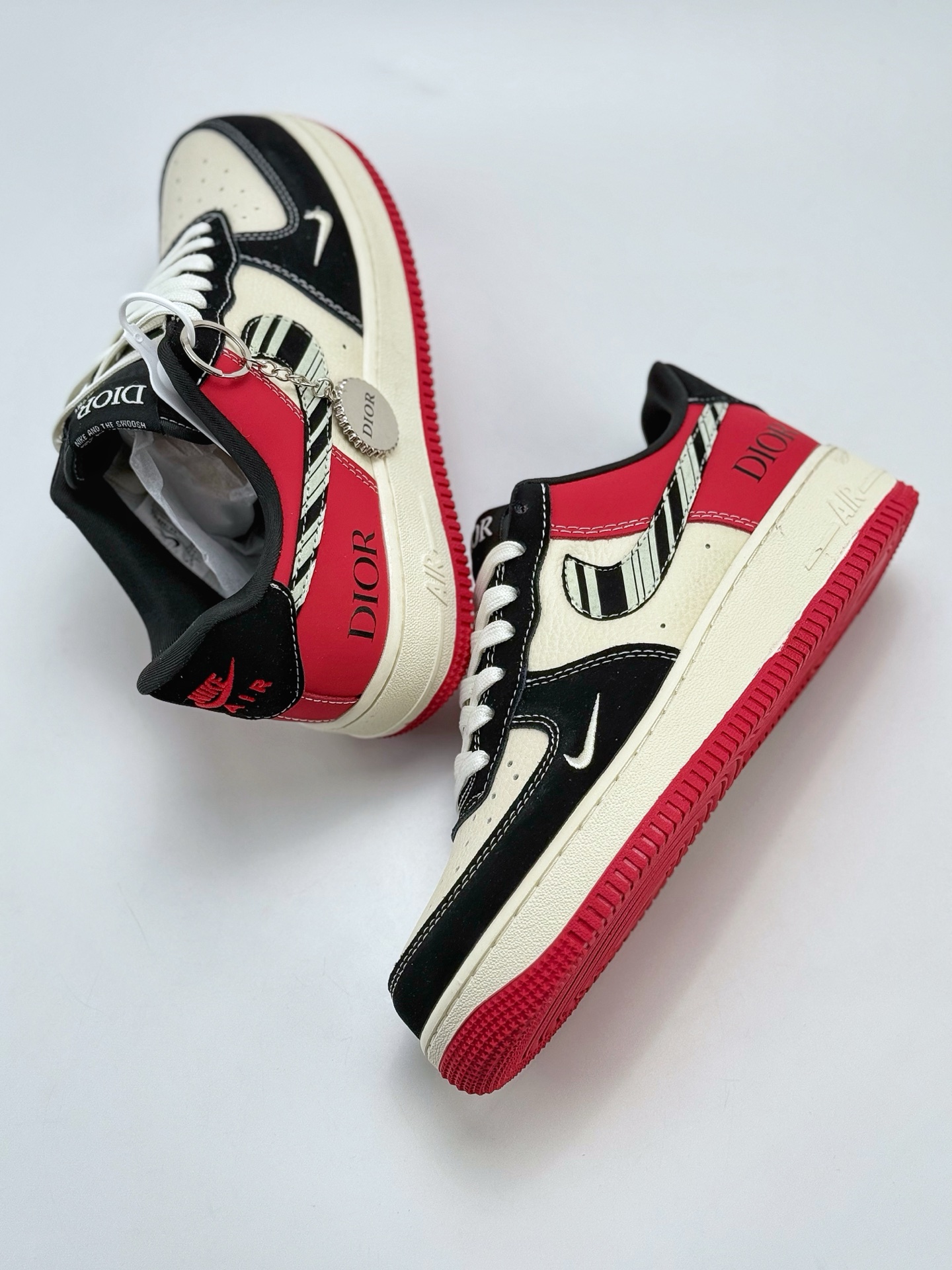 Nike Air Force 1 Low 07 x DIOR 白黑红小钩 KK1988-066