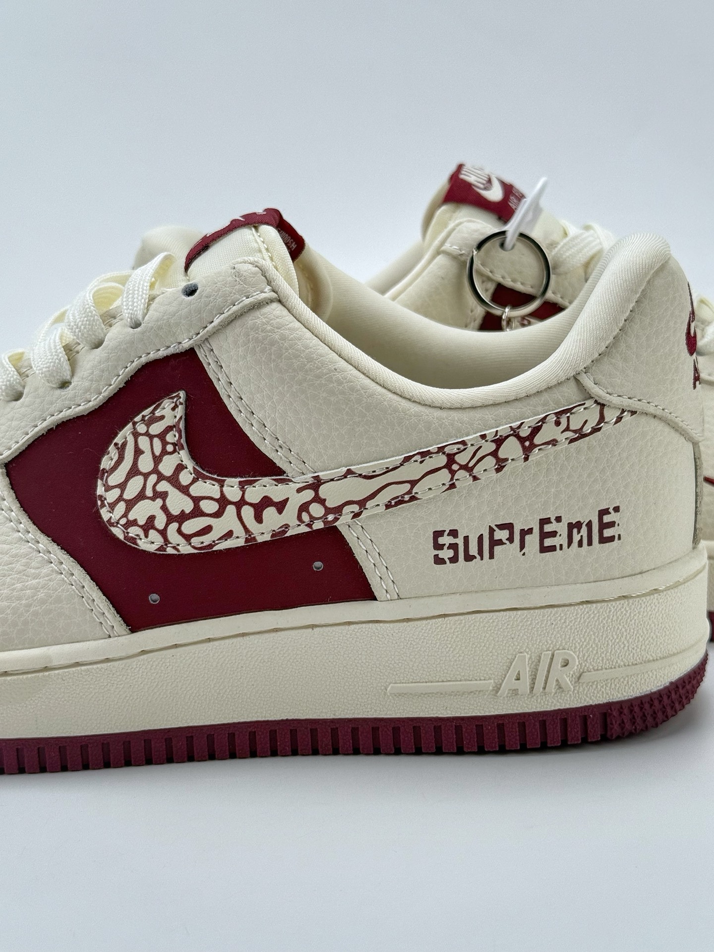 Nike Air Force 1 Low 07 x Supreme 白酒红小钩 KK1988-070