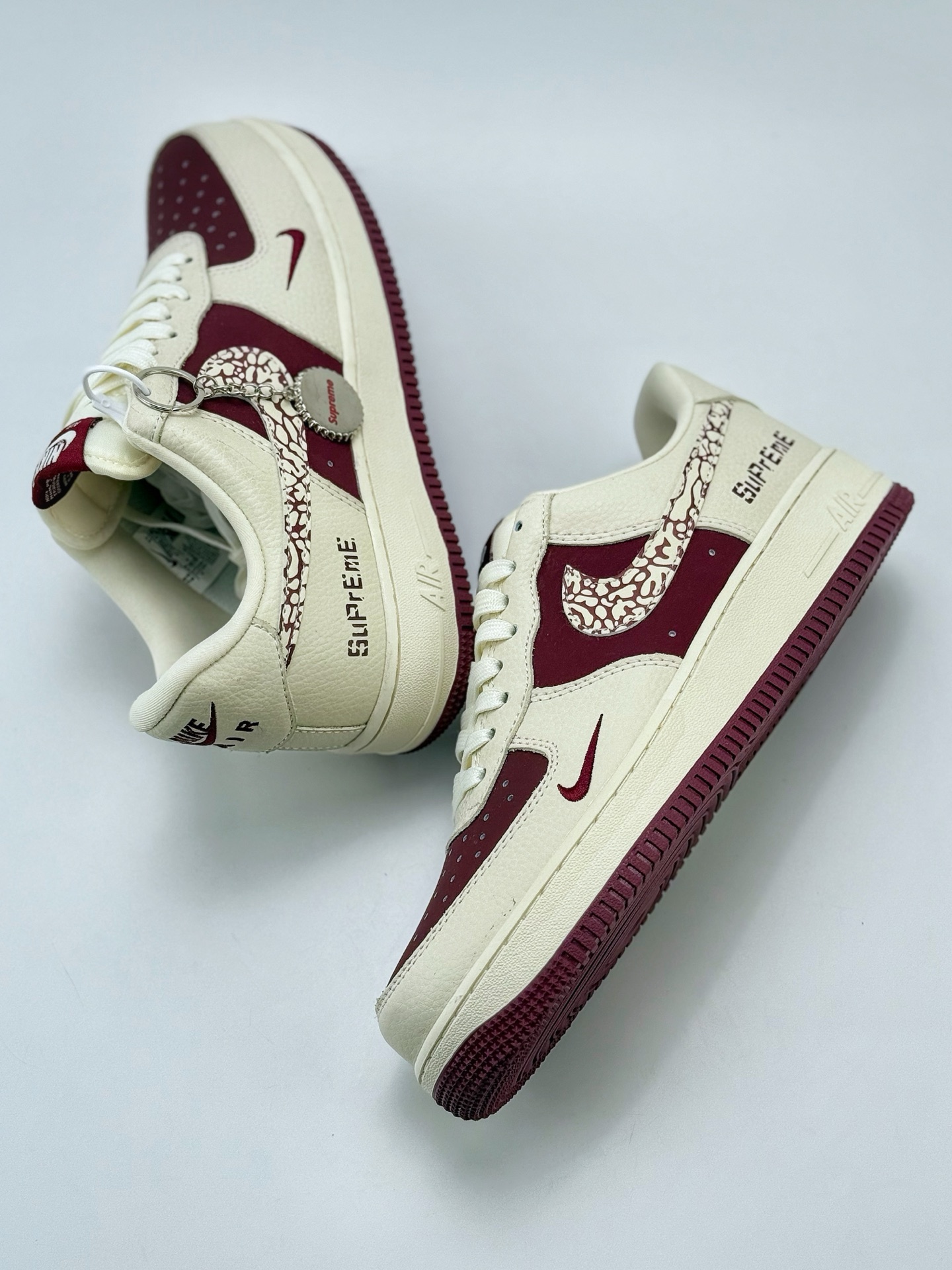 Nike Air Force 1 Low 07 x Supreme 白酒红小钩 KK1988-070