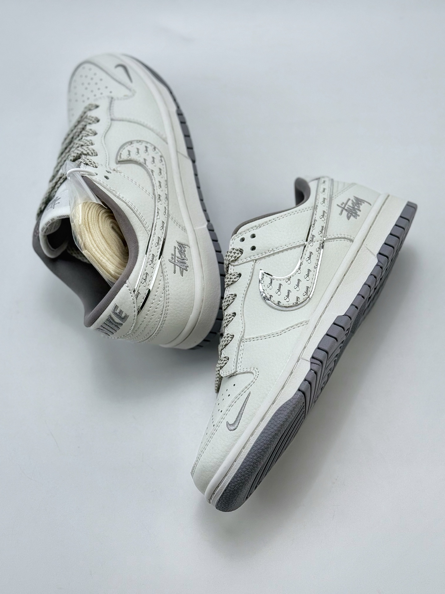 Nike SB Dunk Low x Stussy 白灰小钩满天星 CS1688-103