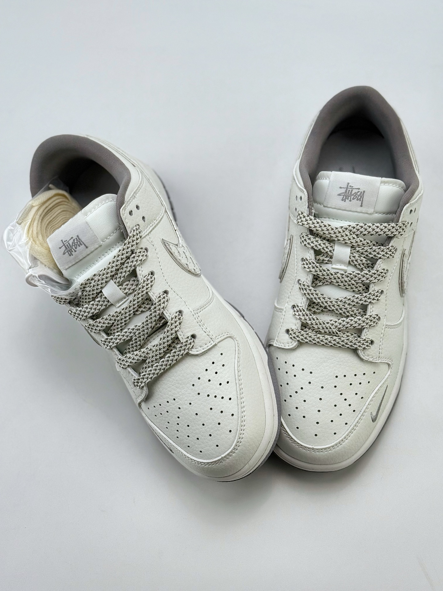 Nike SB Dunk Low x Stussy 白灰小钩满天星 CS1688-103