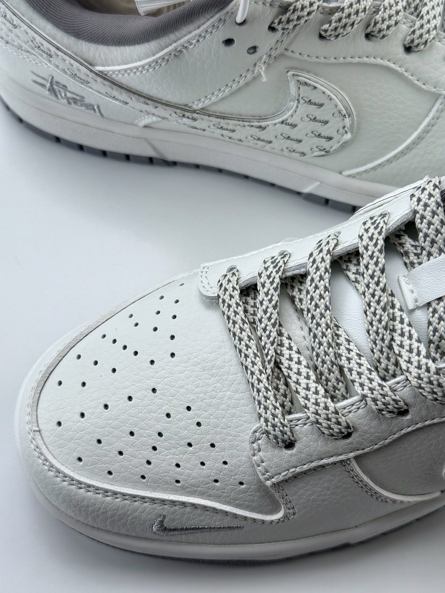 Nike SB Dunk Low x Stussy 白灰小钩满天星 CS1688-103