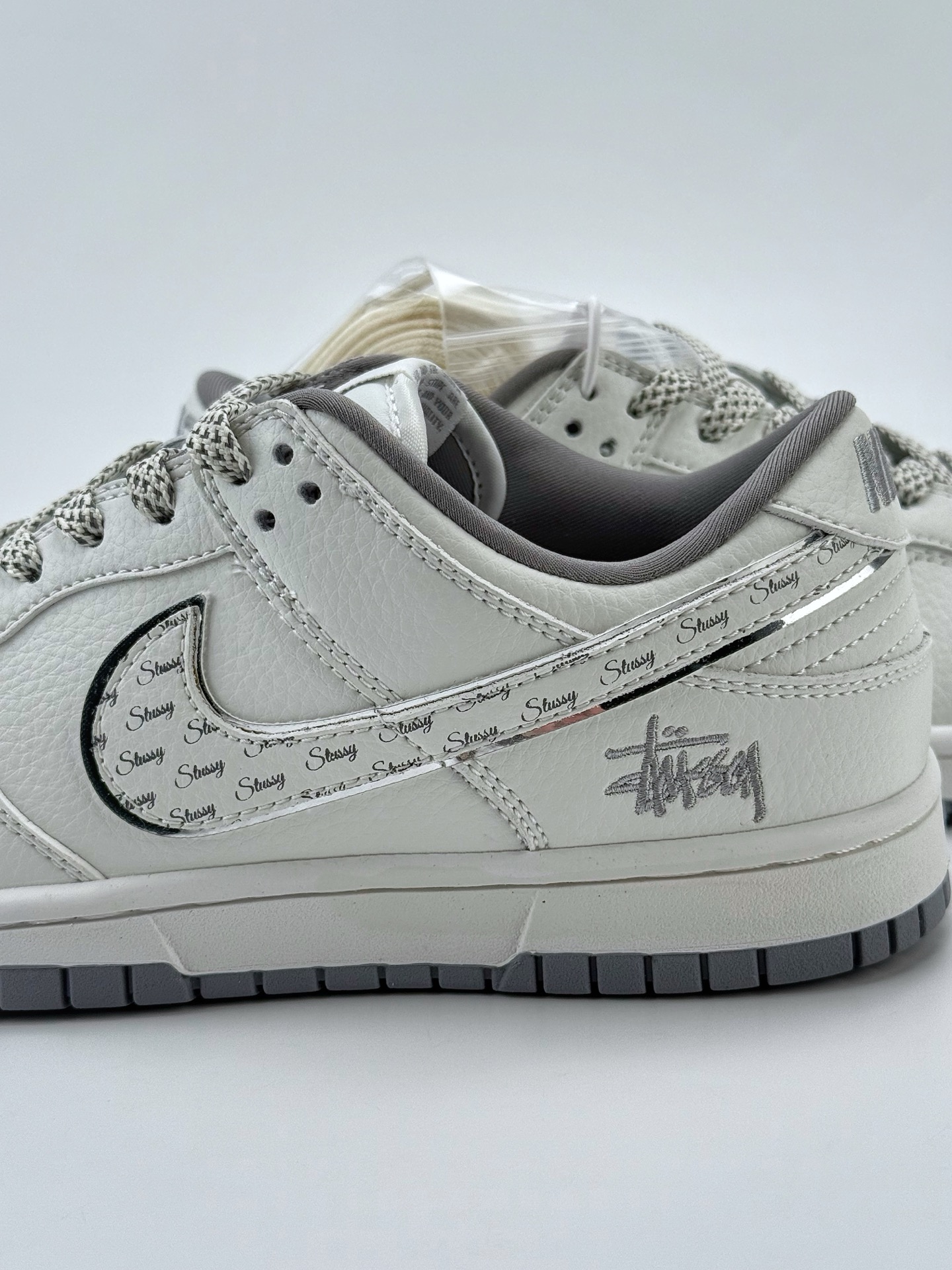 Nike SB Dunk Low x Stussy 白灰小钩满天星 CS1688-103
