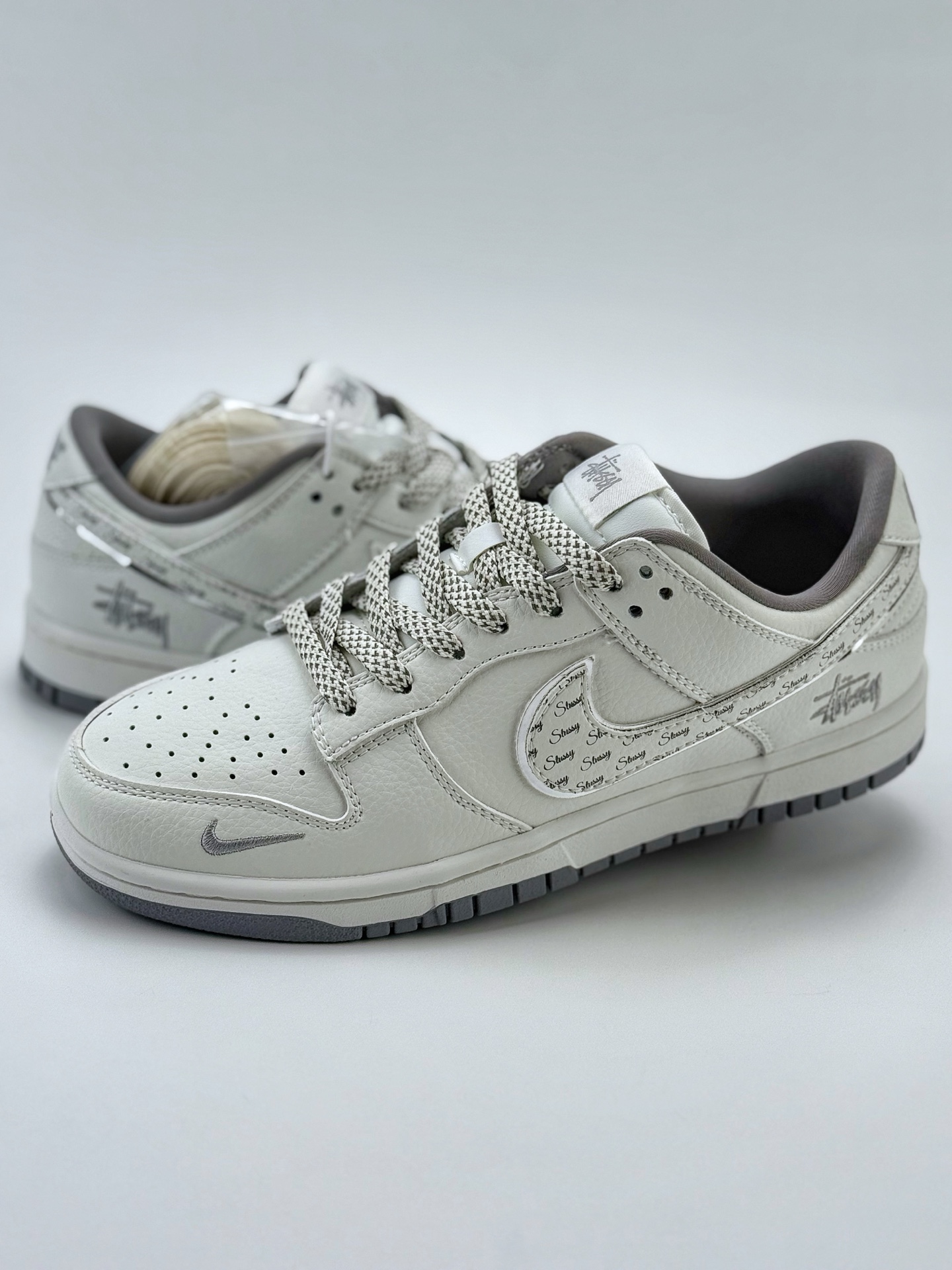Nike SB Dunk Low x Stussy 白灰小钩满天星 CS1688-103