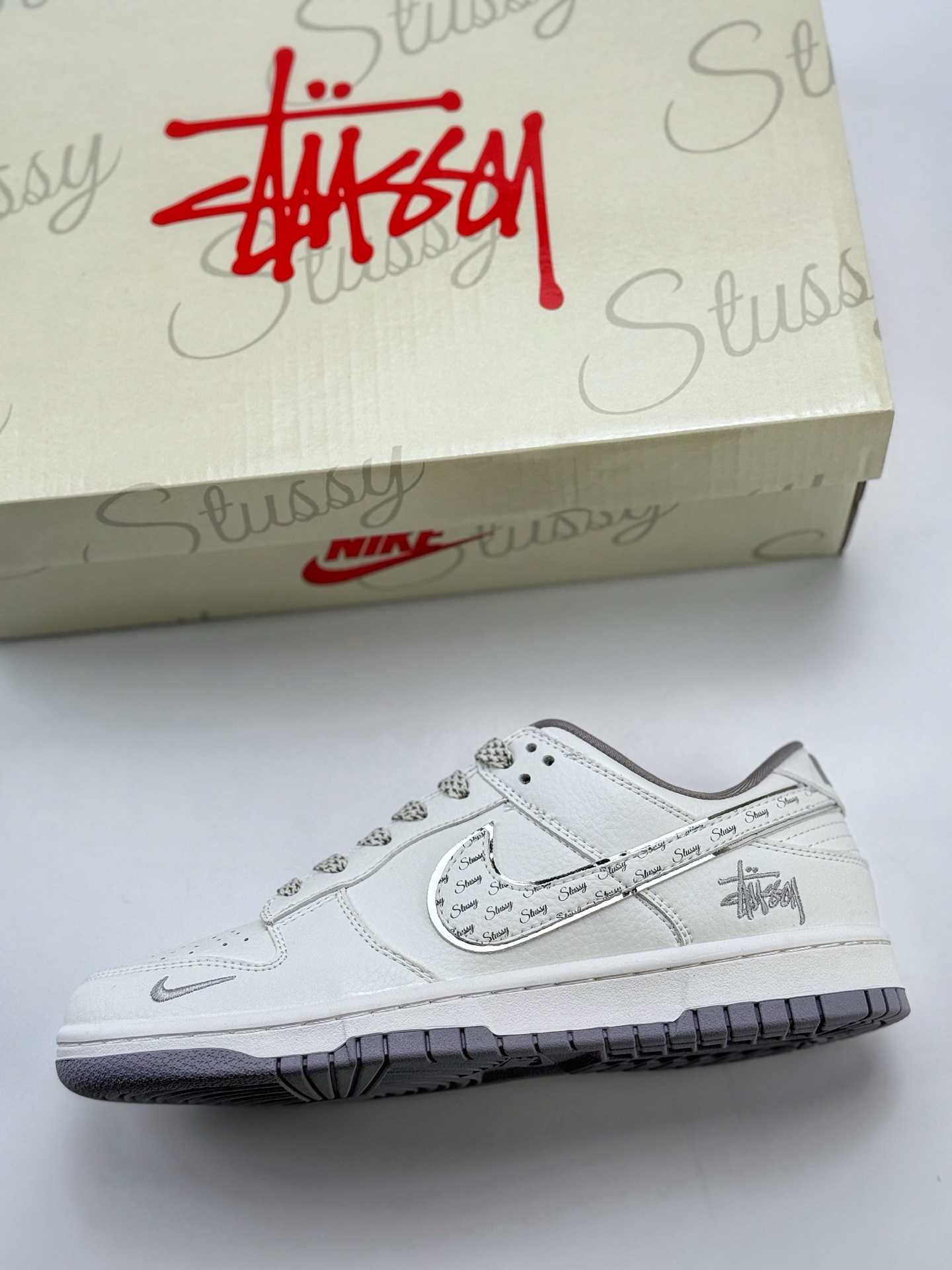Nike SB Dunk Low x Stussy 白灰小钩满天星 CS1688-103
