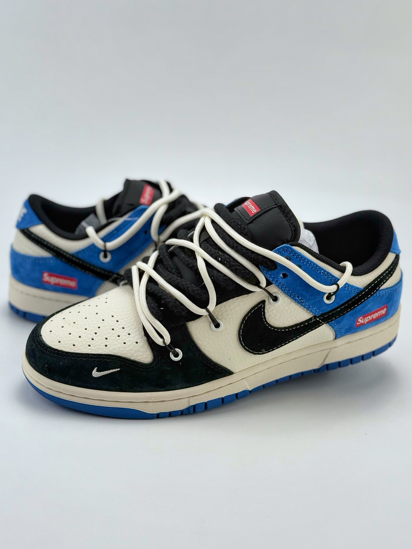 Nike SB Dunk Low x Supreme 白灰蓝小钩绑带 YX5066-271