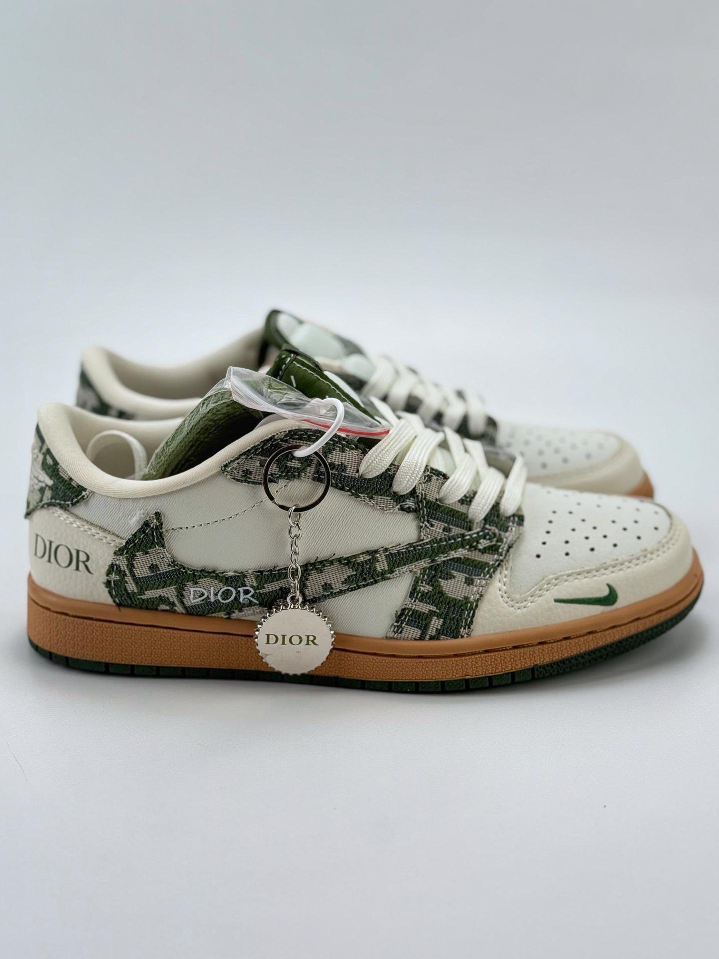 Travis Scott x Nike Air Jordan 1 Low x DIOR Air Jordan 1 Low 反转白绿小钩倒钩 XS2024-010