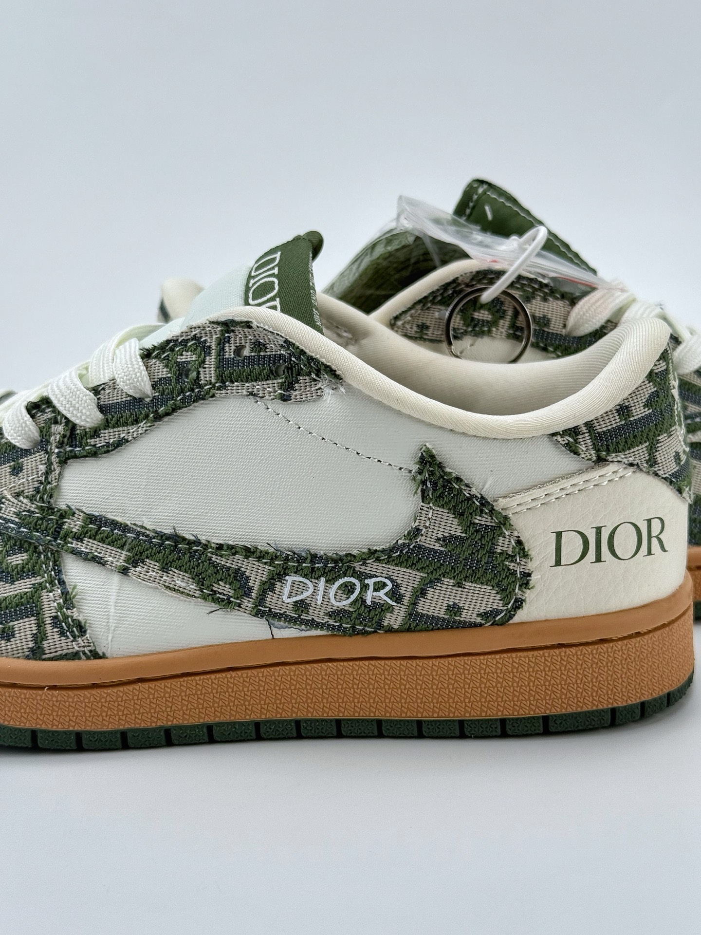 Travis Scott x Nike Air Jordan 1 Low x DIOR Air Jordan 1 Low 反转白绿小钩倒钩 XS2024-010