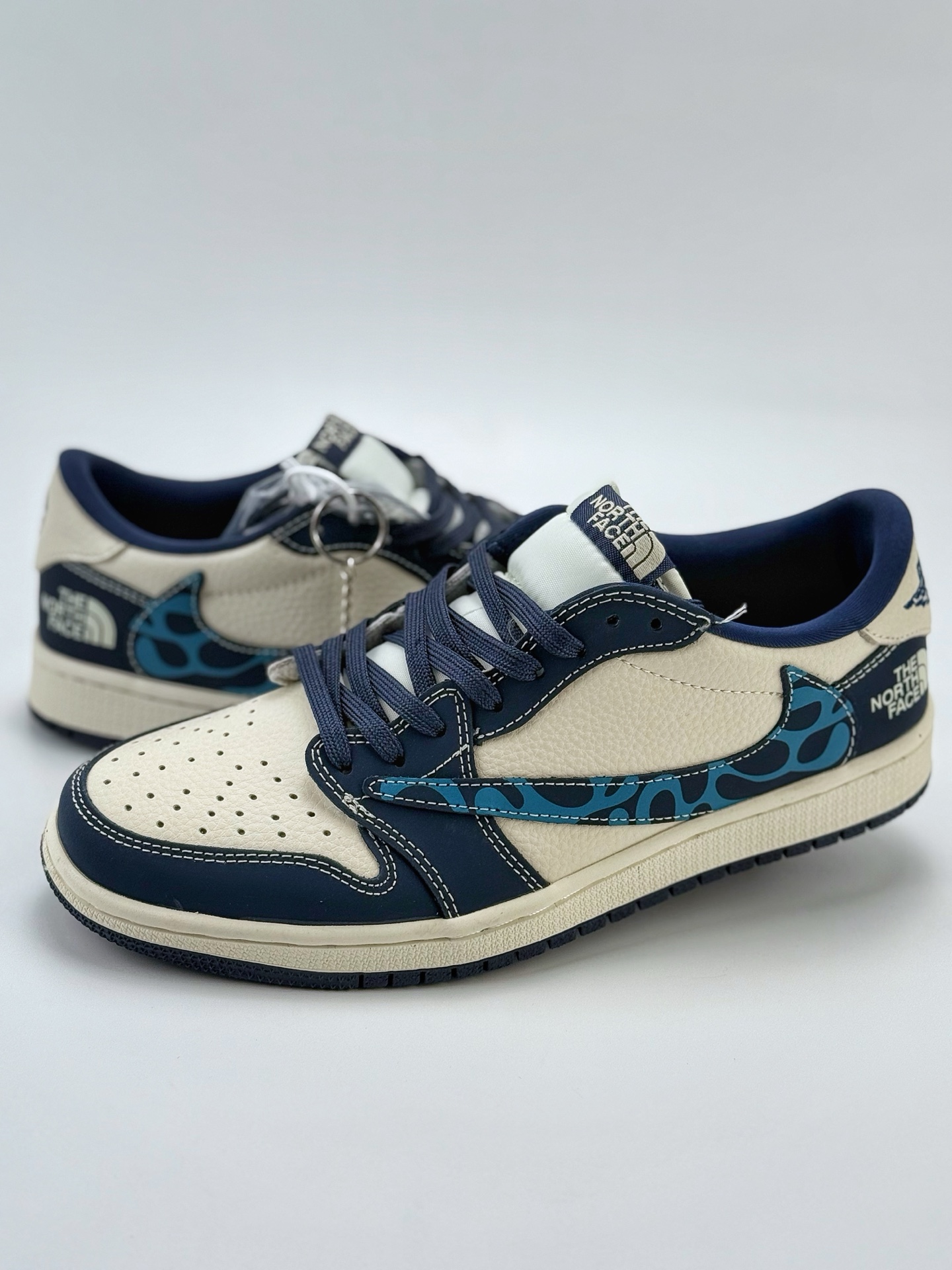 Travis Scott x Nike Air Jordan 1 Low x The North Face Air Jordan 1 Low 反转白蓝倒钩 LD2025-003