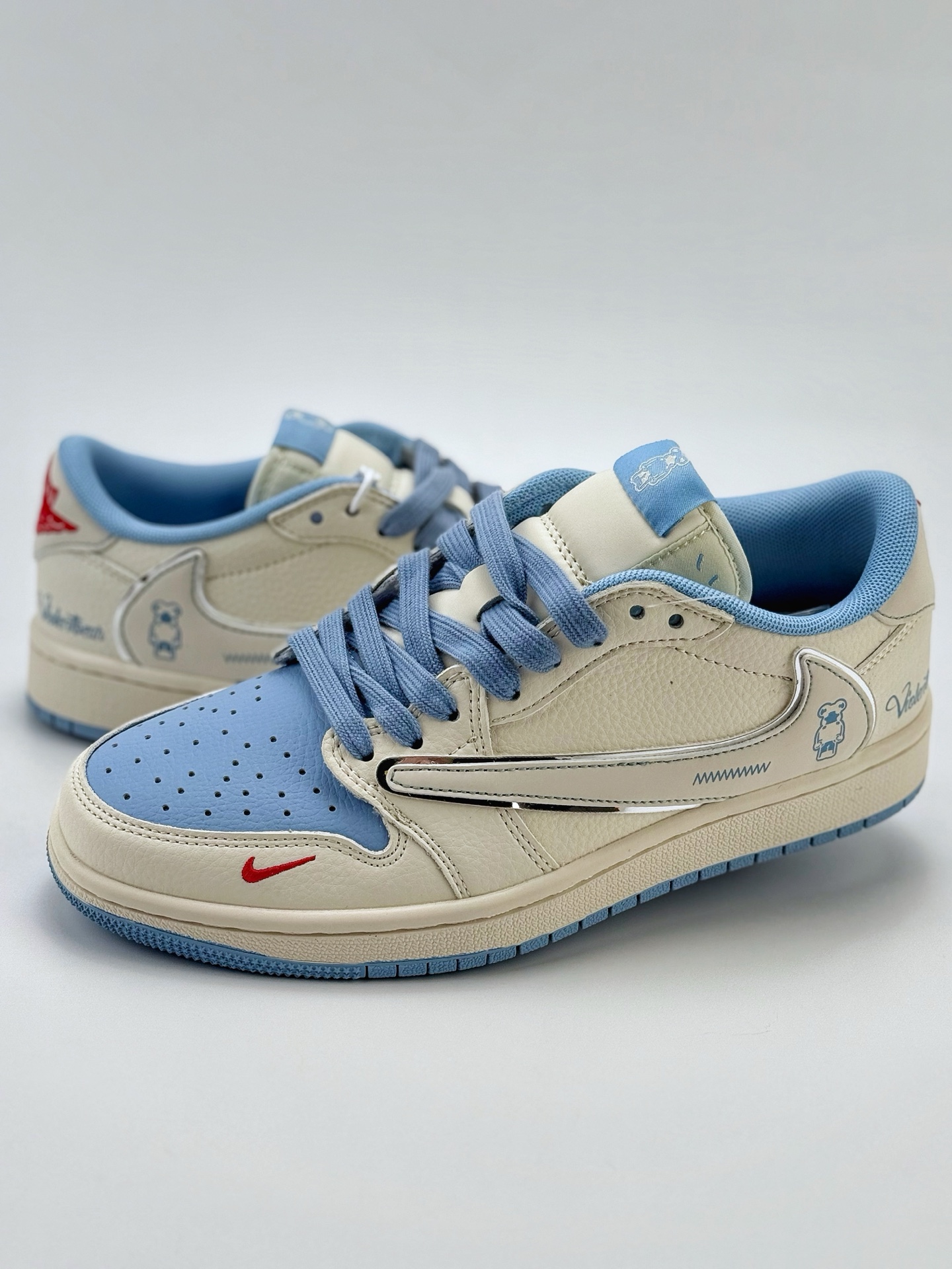 Travis Scott x Nike Air Jordan 1 Low Air Jordan 1 Low 反转白蓝小钩倒钩 XS7089-528