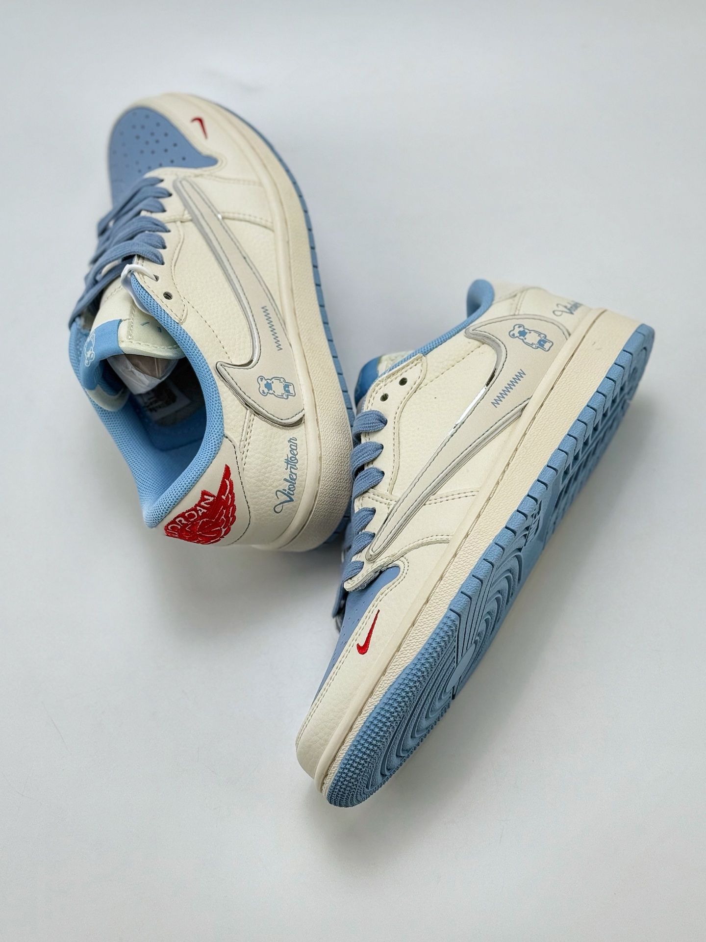 Travis Scott x Nike Air Jordan 1 Low Air Jordan 1 Low 反转白蓝小钩倒钩 XS7089-528