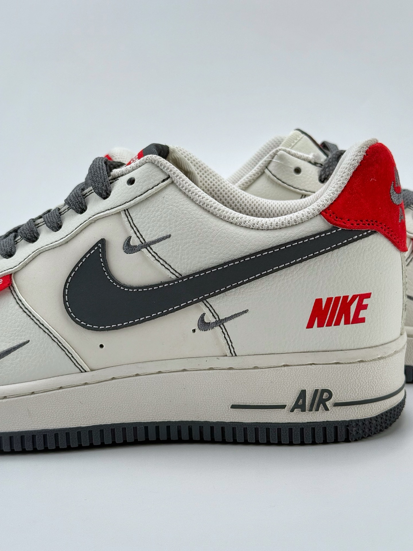Nike Air Force 1 Low 07 x Supreme 白灰红三小钩满天星 KY8899-101