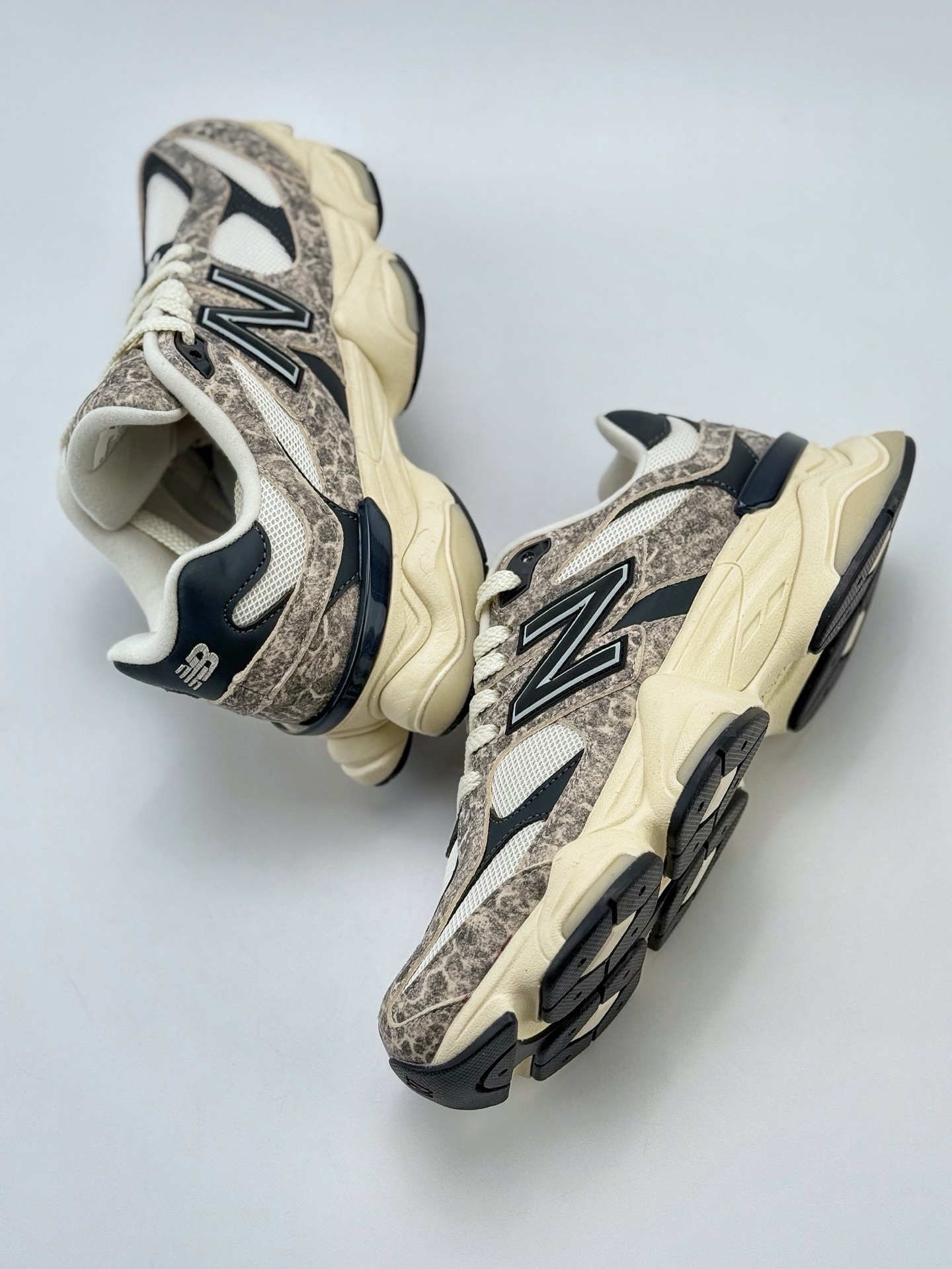 Joe Freshgoods x New Balance 版本 NB9060 联名款 复古休闲运动慢跑鞋 U9060SNA