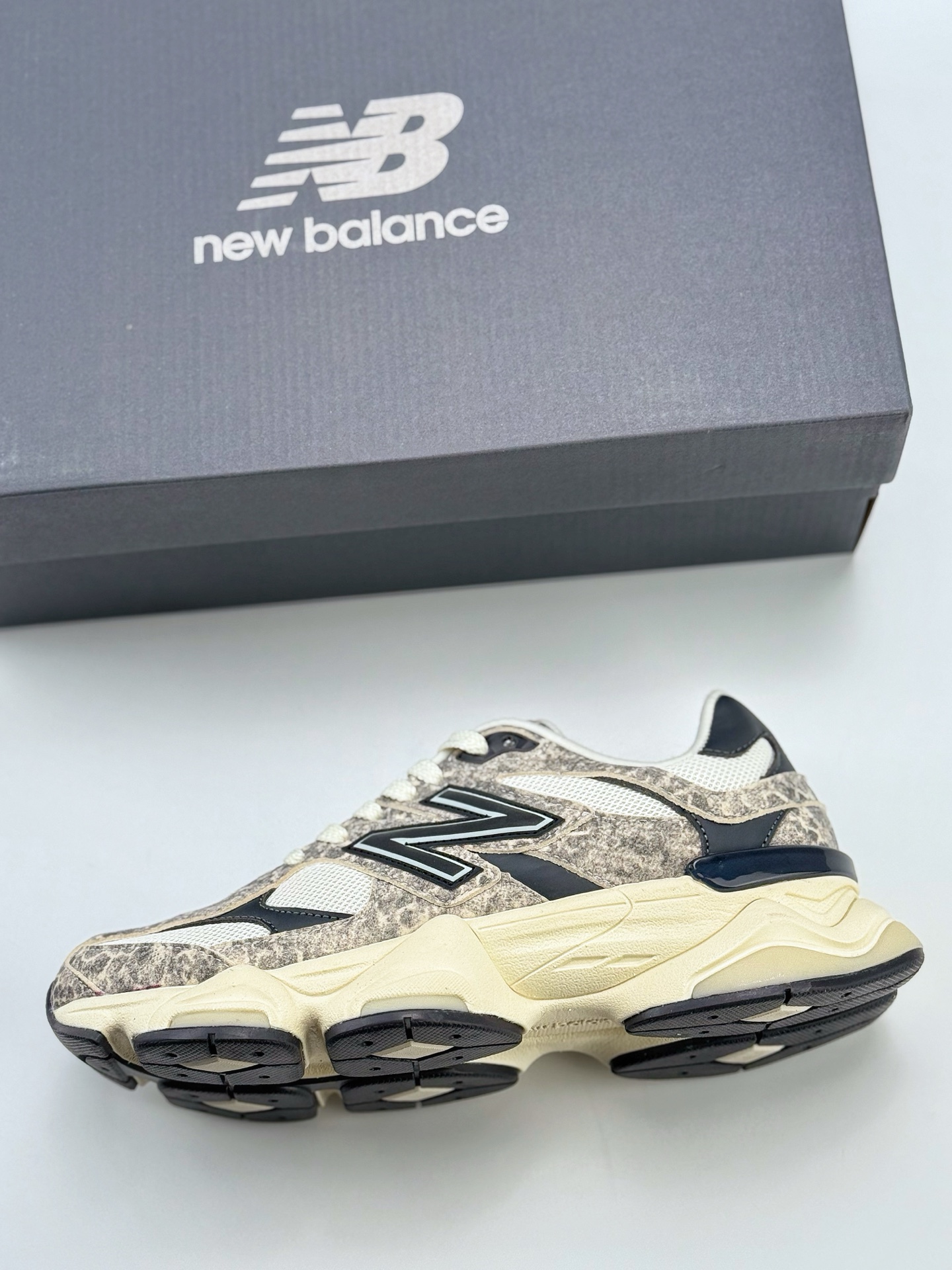 Joe Freshgoods x New Balance 版本 NB9060 联名款 复古休闲运动慢跑鞋 U9060SNA