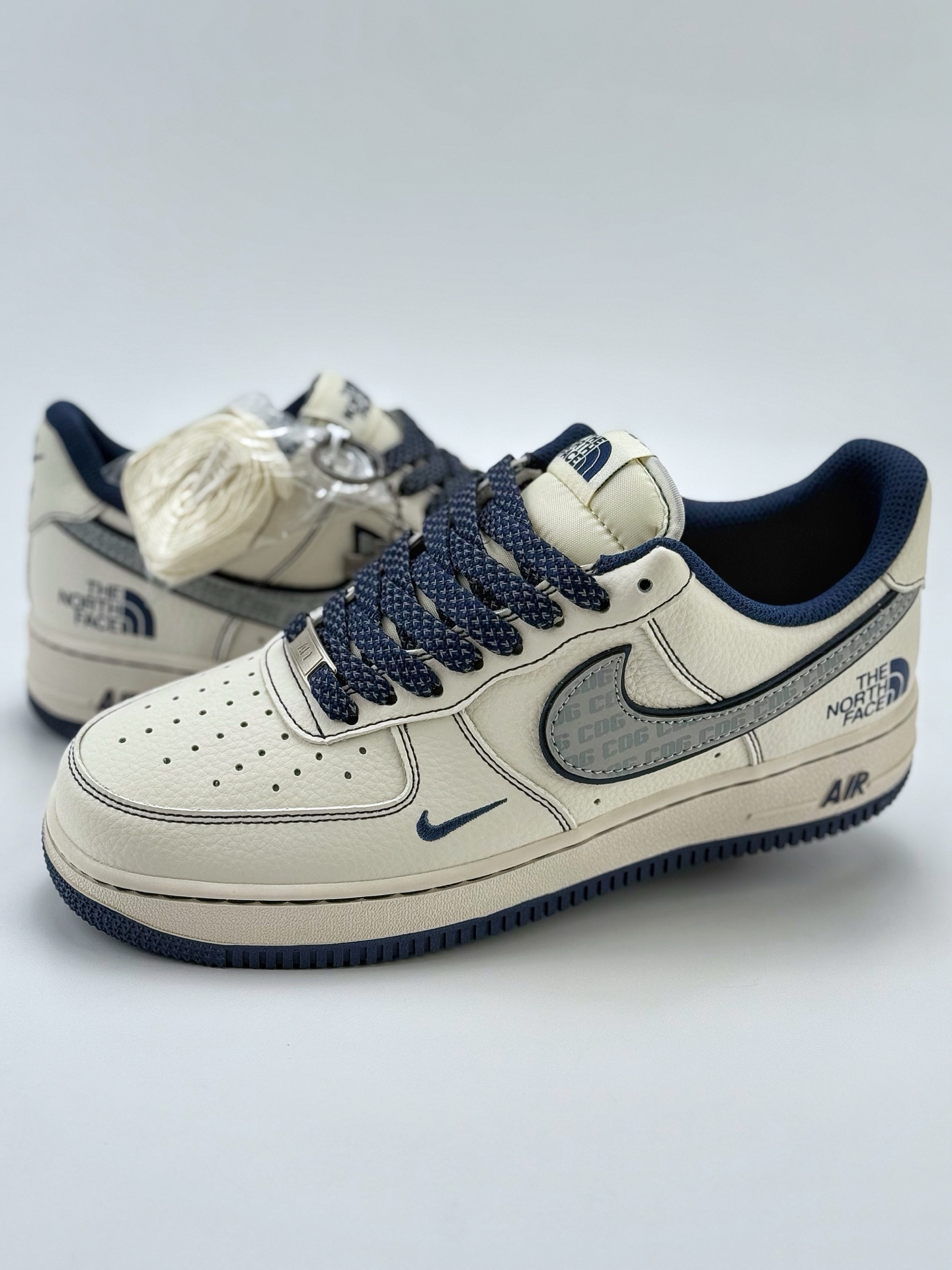 Nike Air Force 1 Low 07 x The North Face x CDG 白蓝小钩满天星 HH7518-051