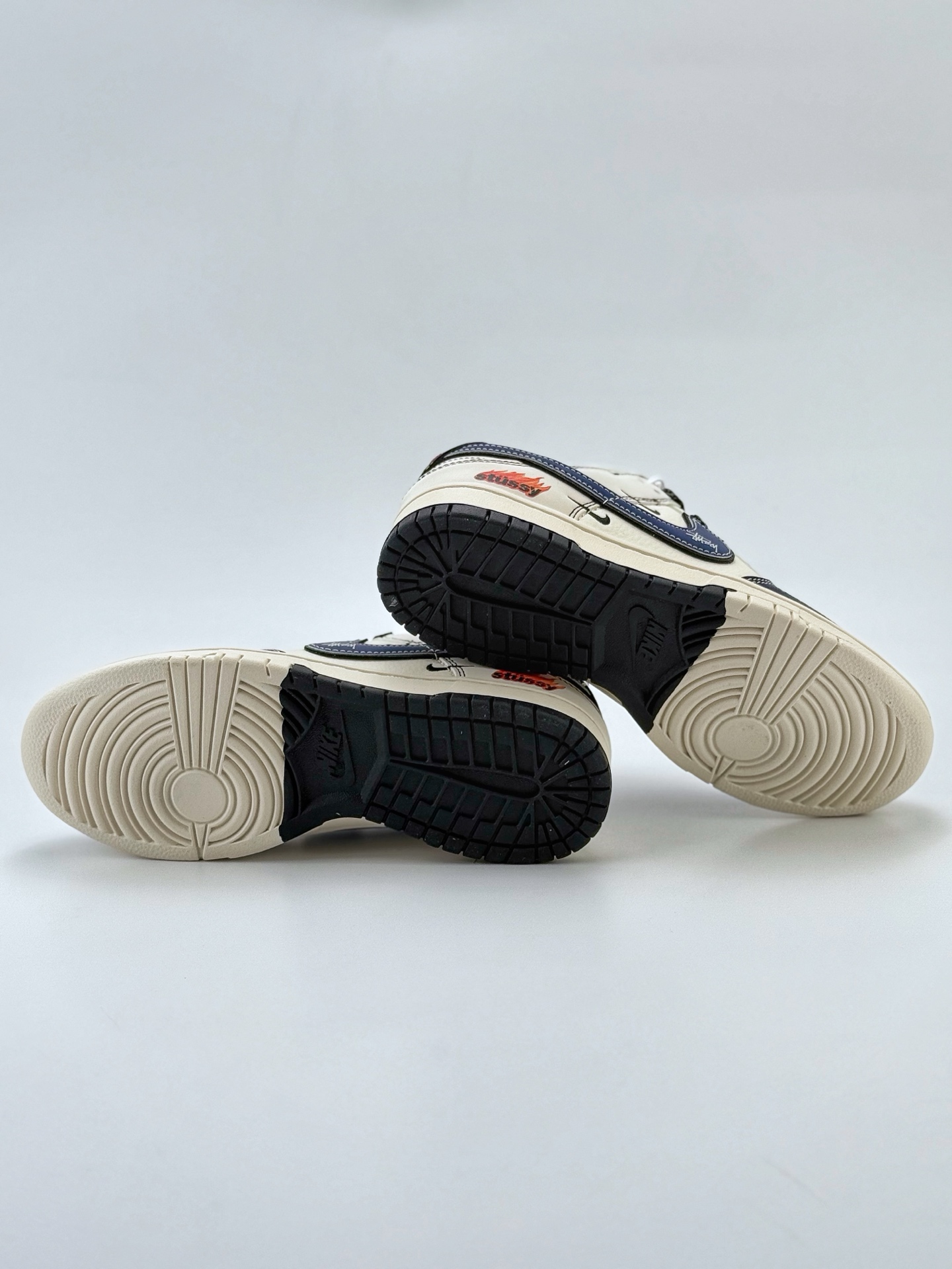Nike SB Dunk Low x Stussy 白蓝黑三小钩满天星 ZH2598-226