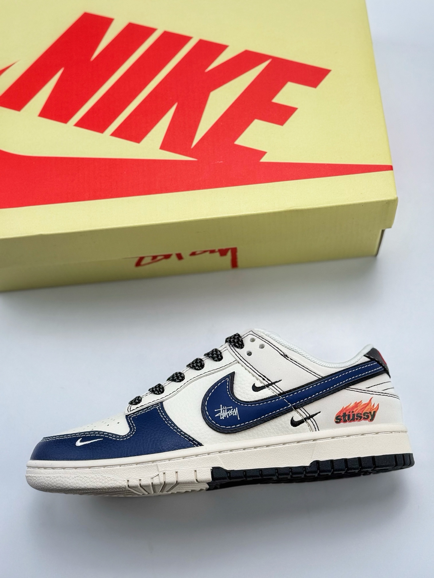 Nike SB Dunk Low x Stussy 白蓝黑三小钩满天星 ZH2598-226