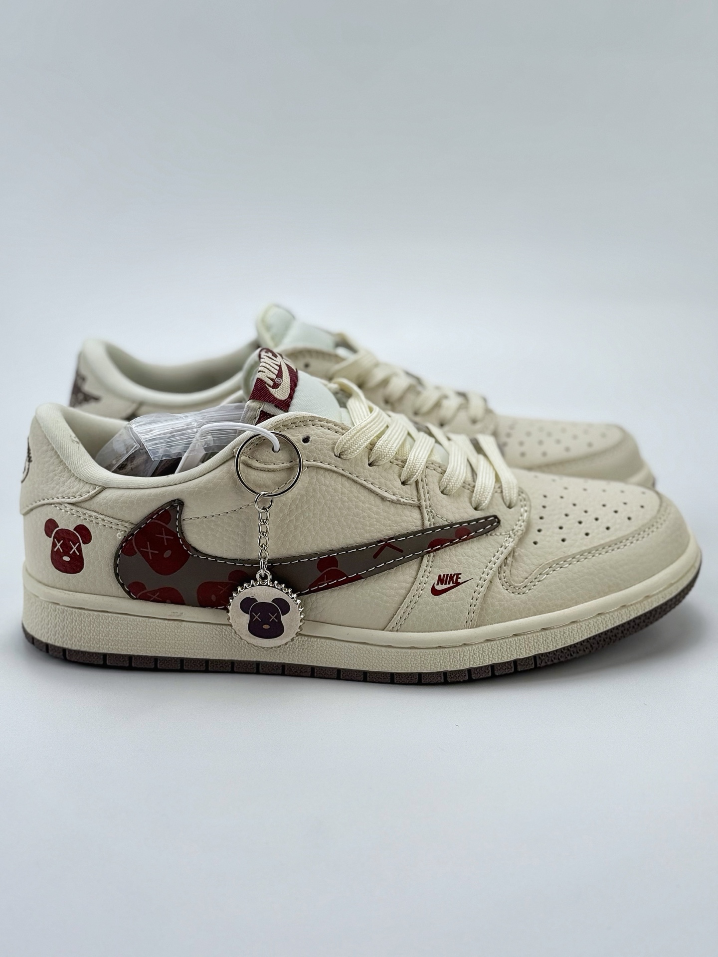Travis Scott x Nike Air Jordan 1 Low Air Jordan 1 Low 反转白棕倒钩 LD2025-004