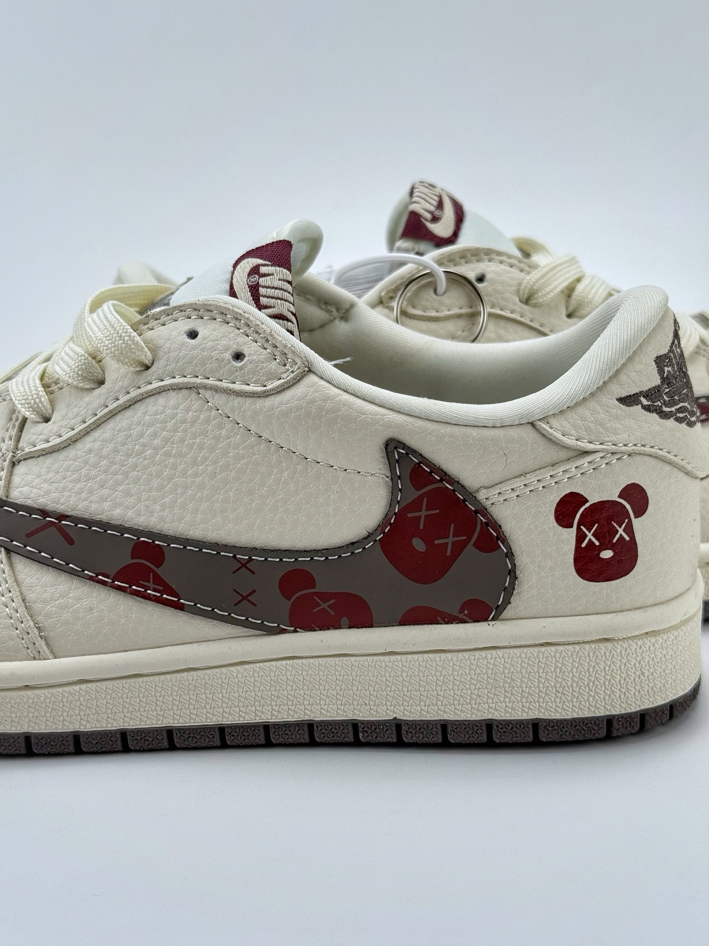 Travis Scott x Nike Air Jordan 1 Low Air Jordan 1 Low 反转白棕倒钩 LD2025-004