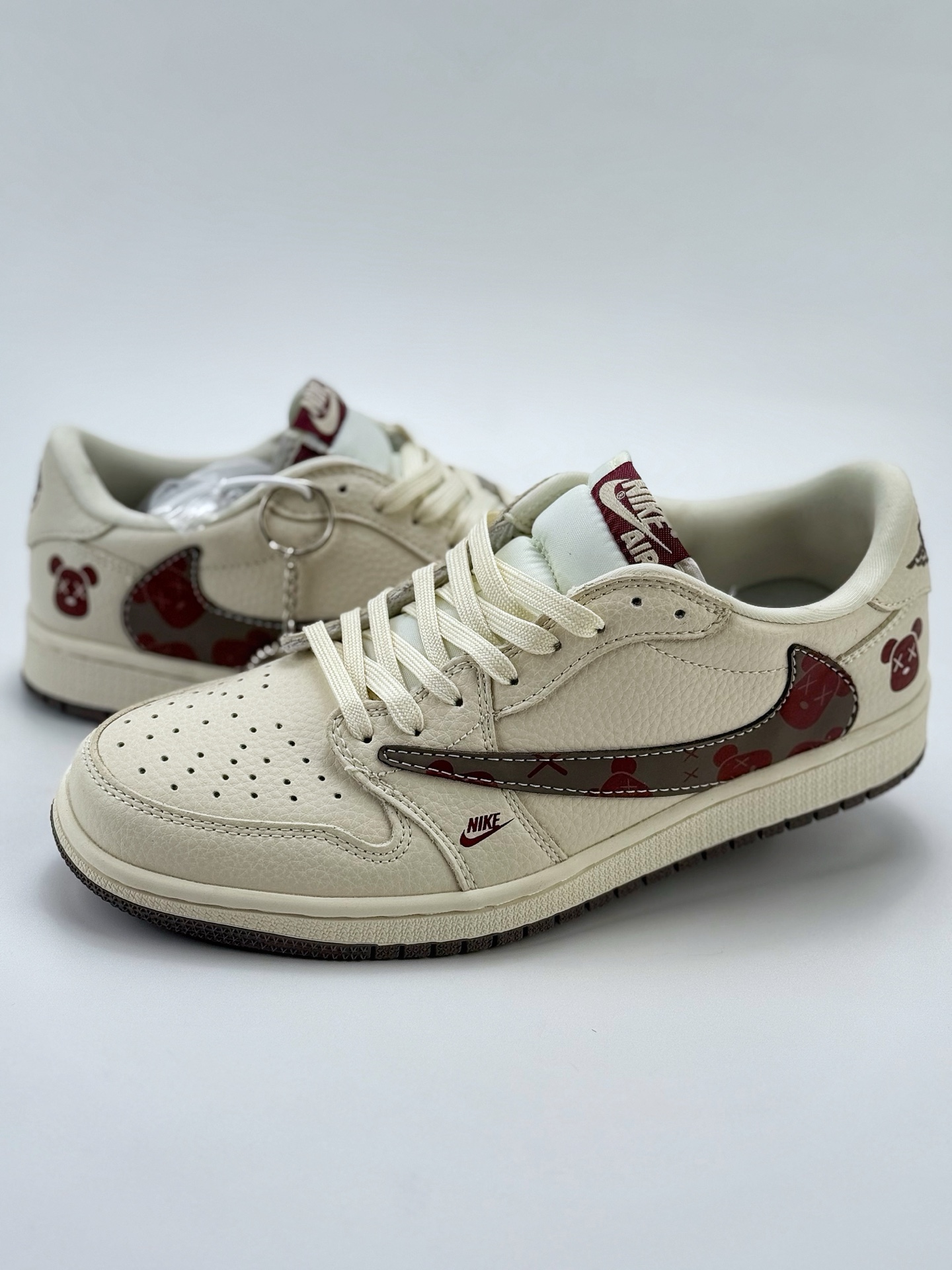 Travis Scott x Nike Air Jordan 1 Low Air Jordan 1 Low 反转白棕倒钩 LD2025-004