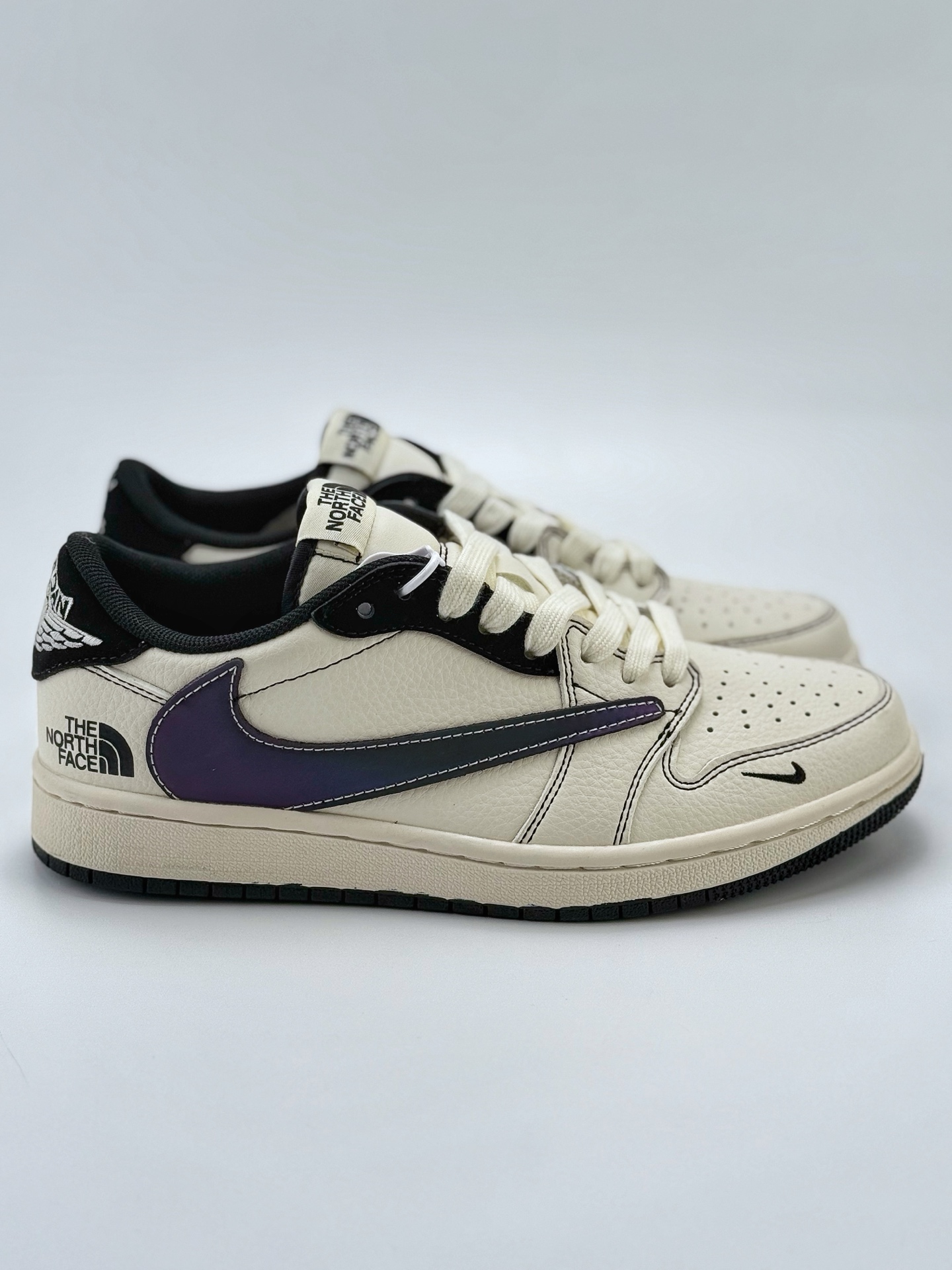 Travis Scott x Nike Air Jordan 1 Low x The North Face Air Jordan 1 Low 反转白黑小钩镭射钩倒钩 XS6089-500